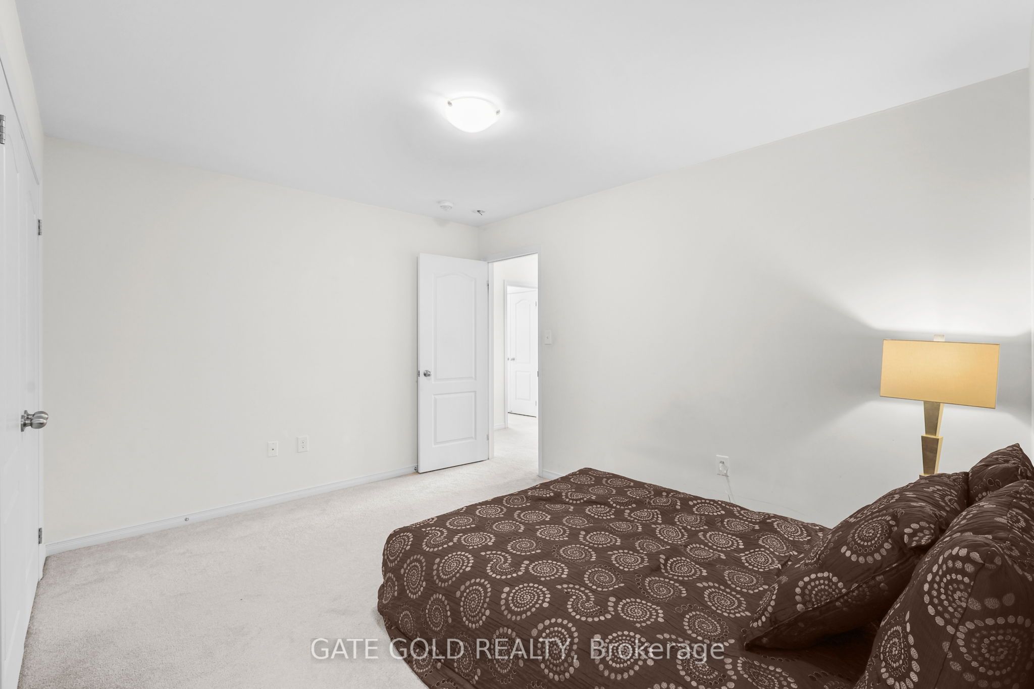 2560 Bandsman Crescent