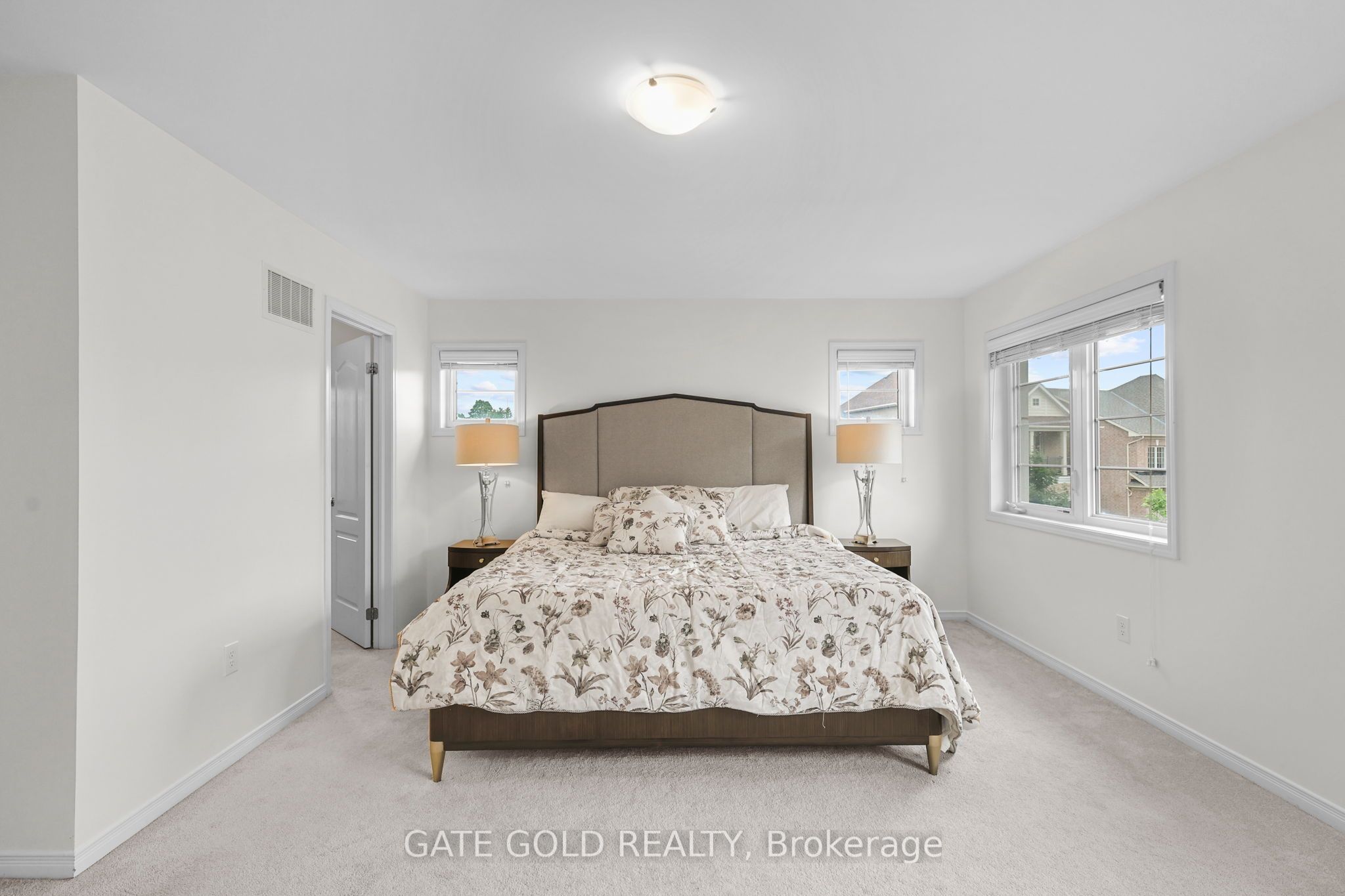 2560 Bandsman Crescent