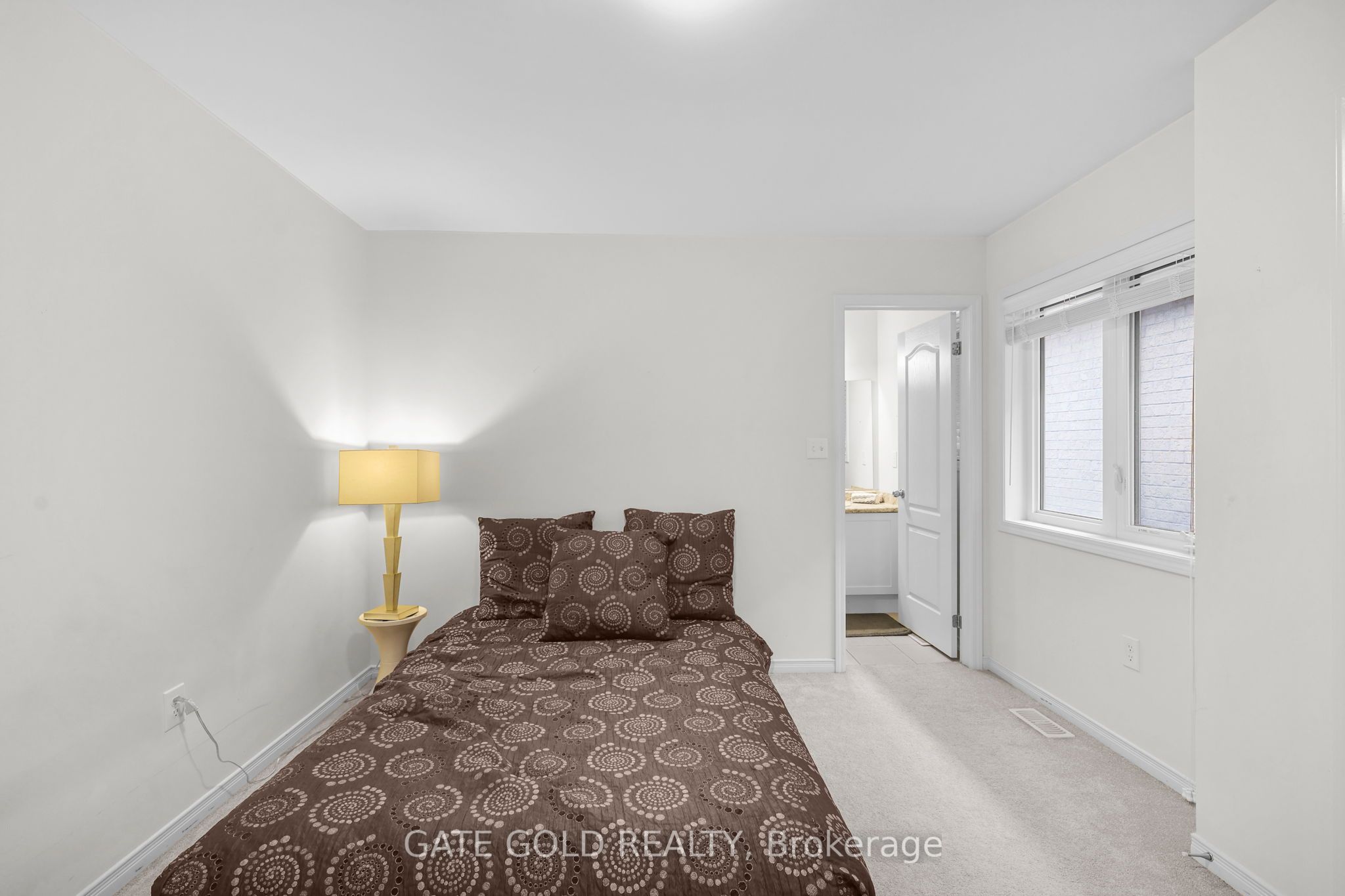 2560 Bandsman Crescent