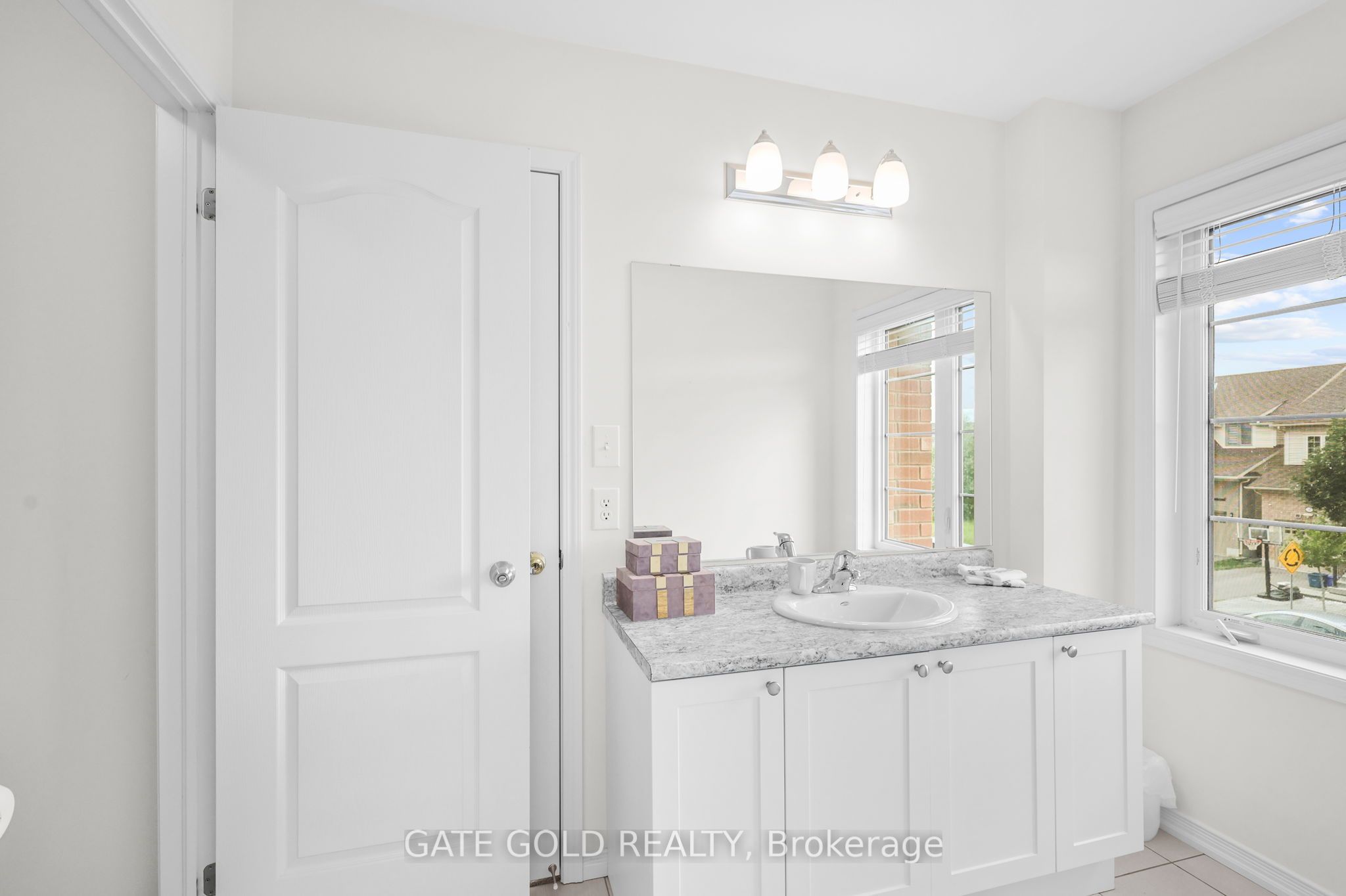 2560 Bandsman Crescent