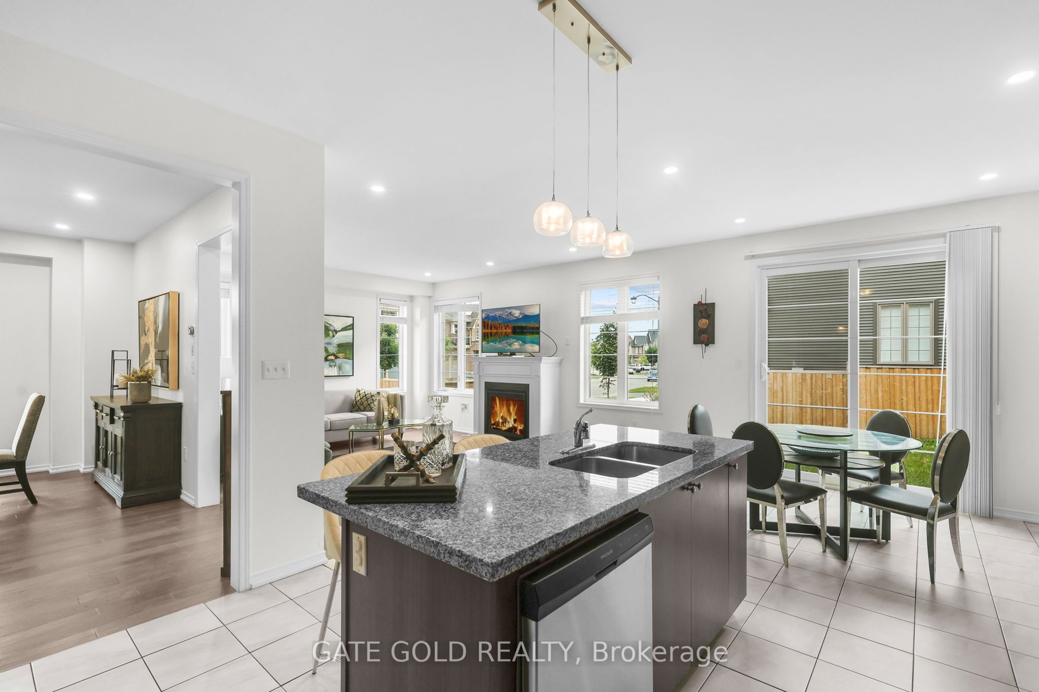2560 Bandsman Crescent