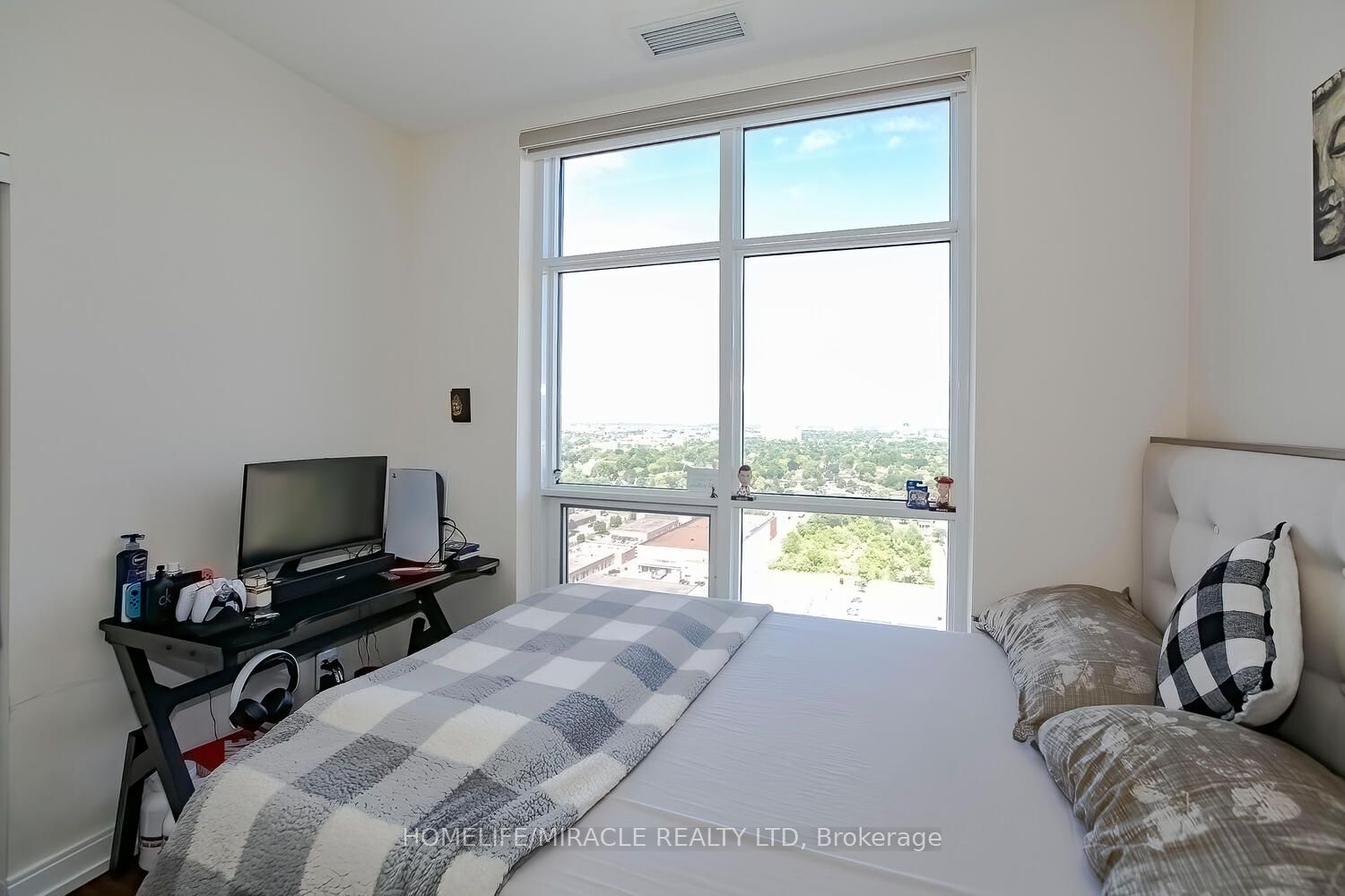 181 Village Green Square, #Ph20