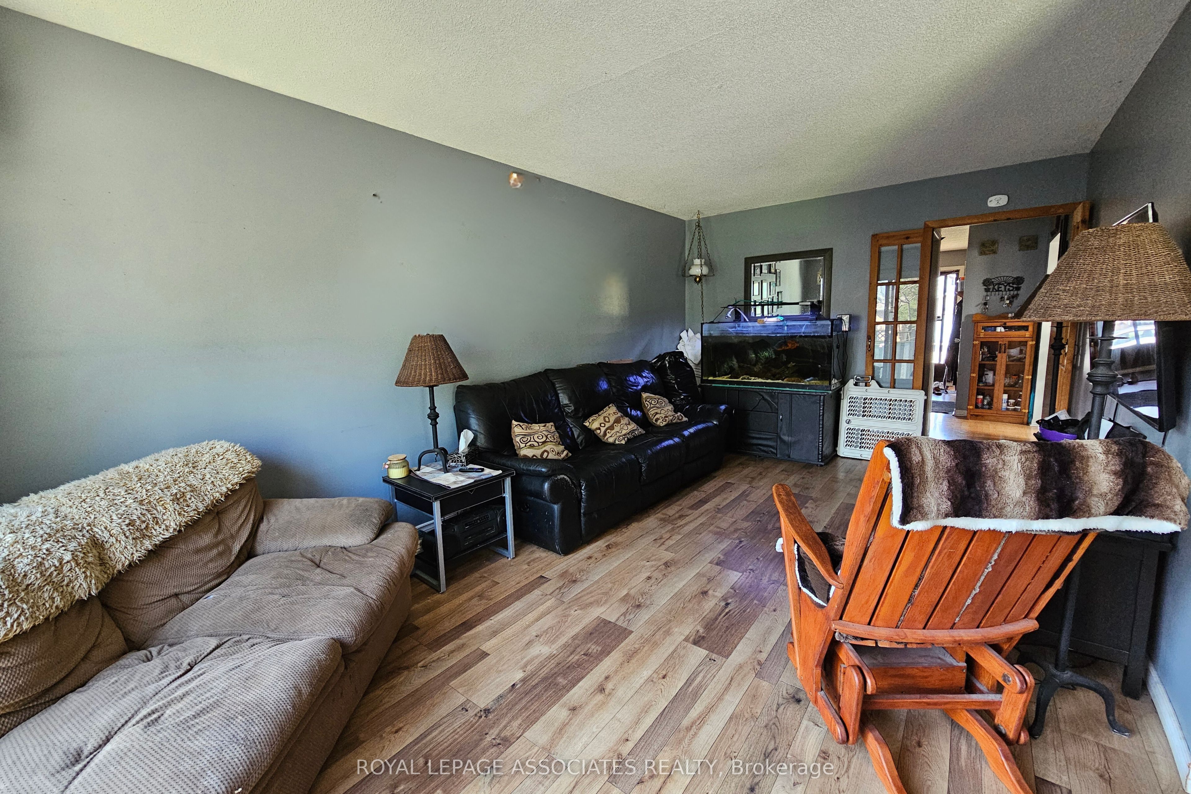 1553 Norwill Crescent
