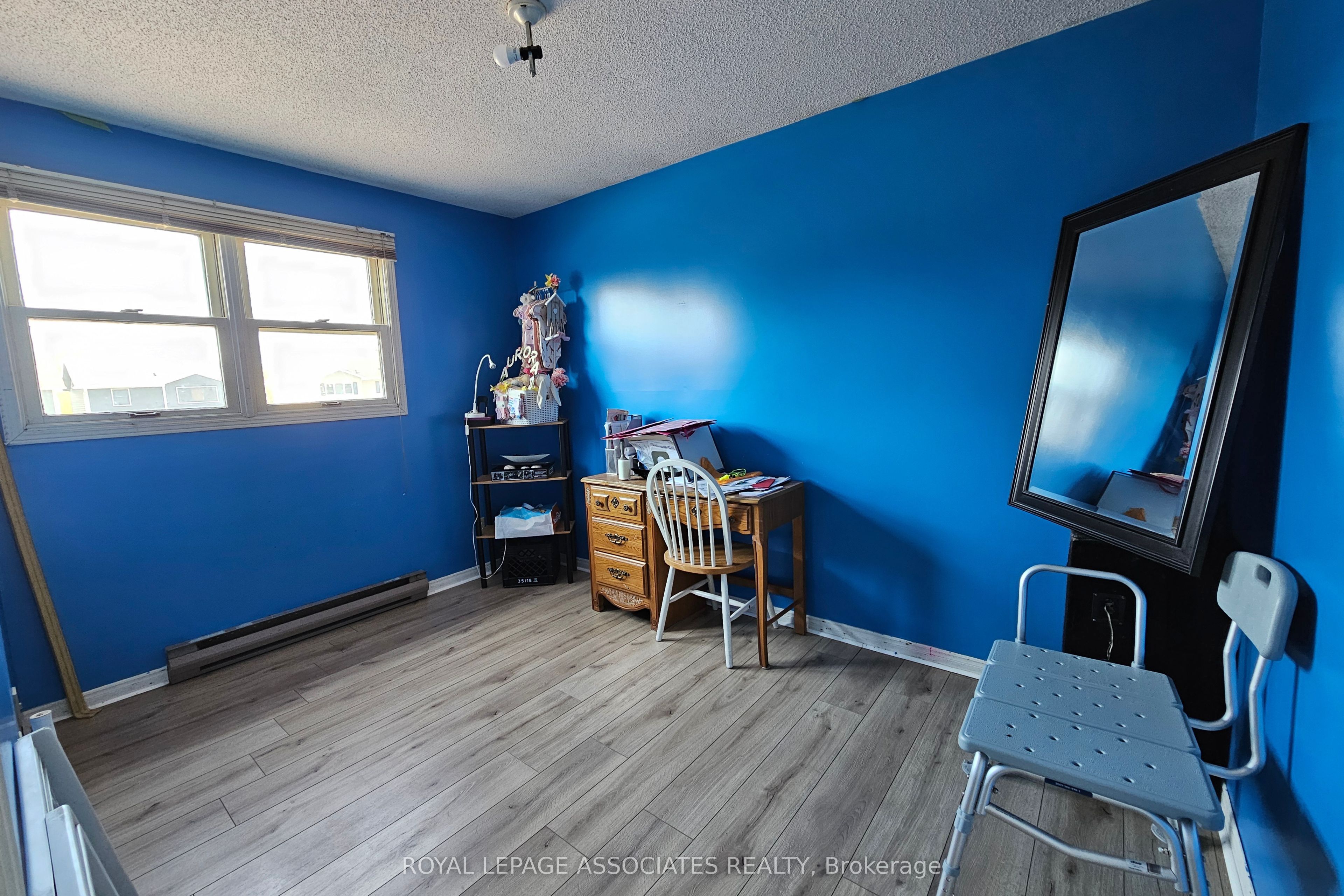 1553 Norwill Crescent
