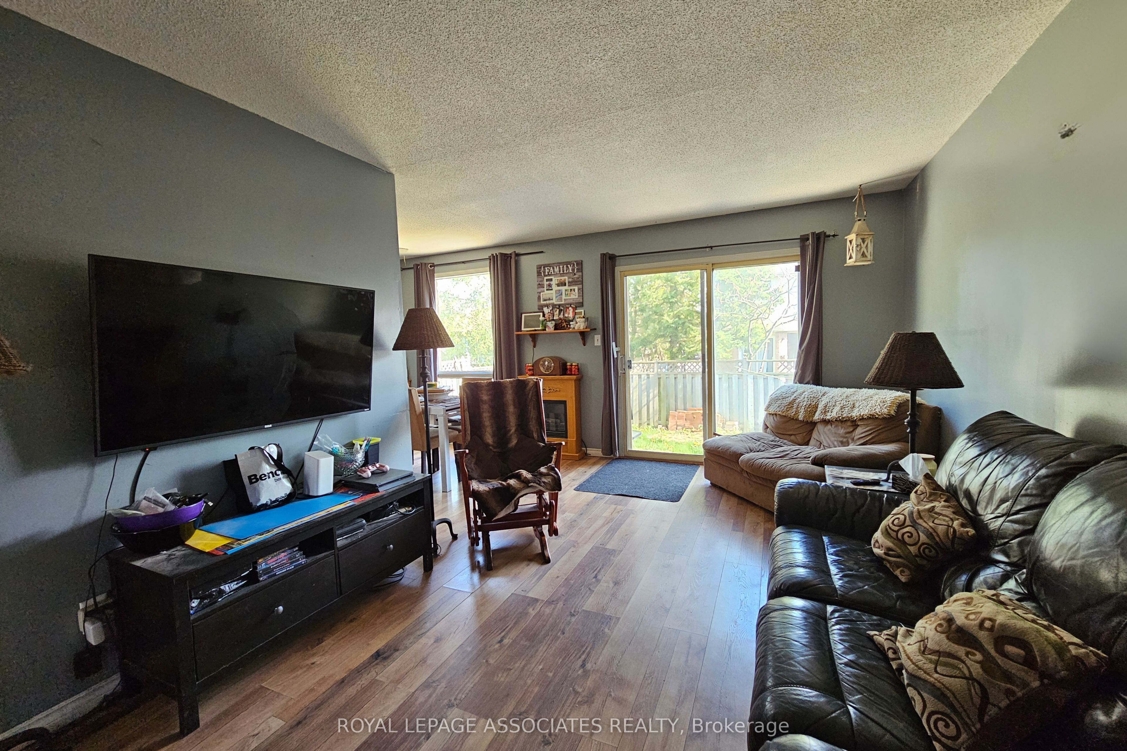 1553 Norwill Crescent