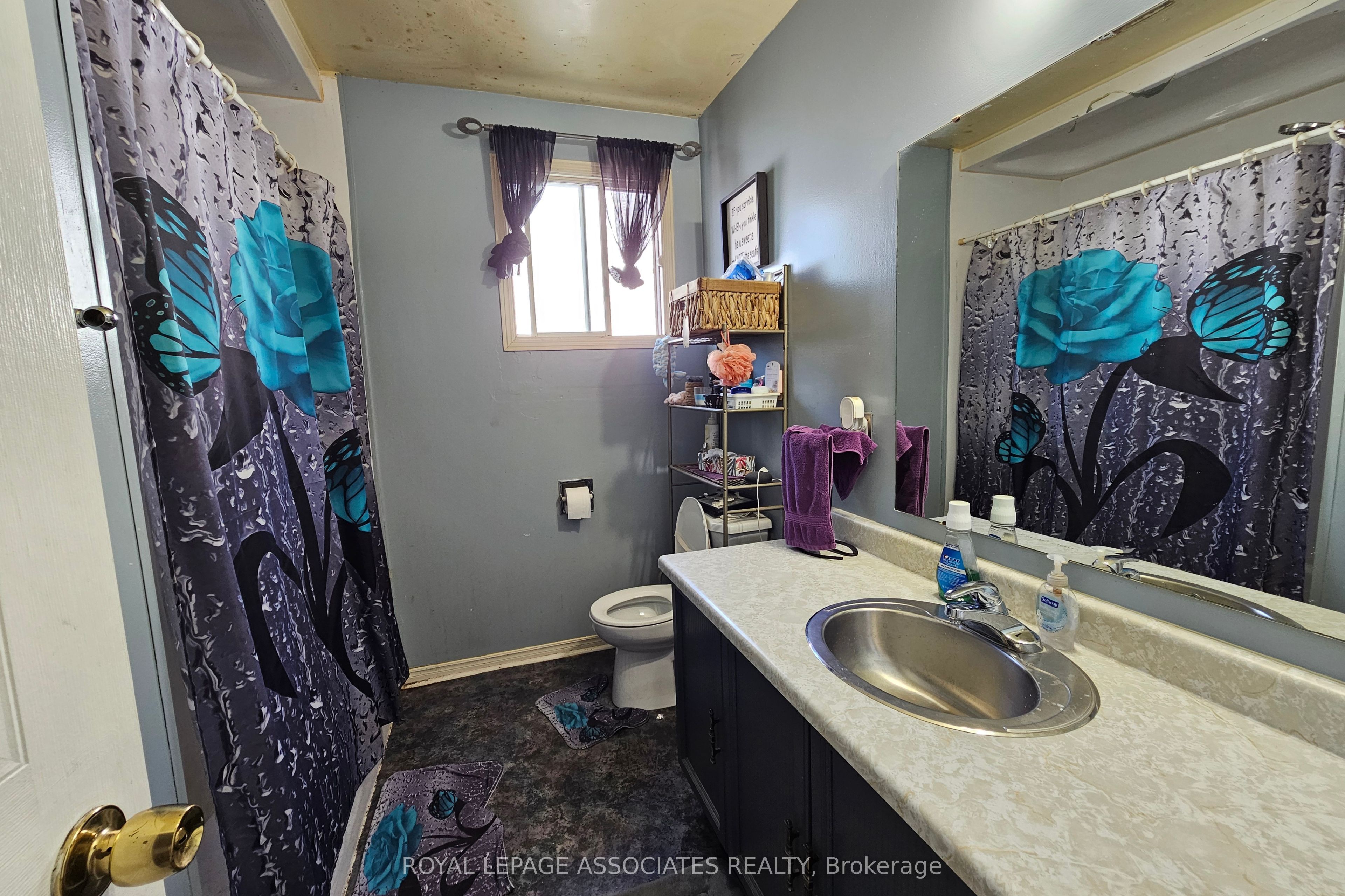 1553 Norwill Crescent