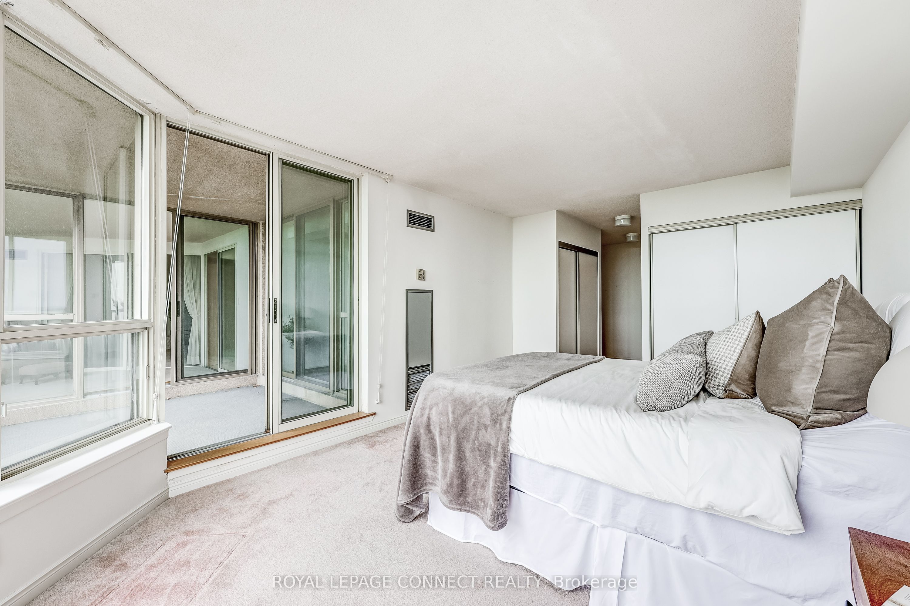 20 Guildwood Parkway #706