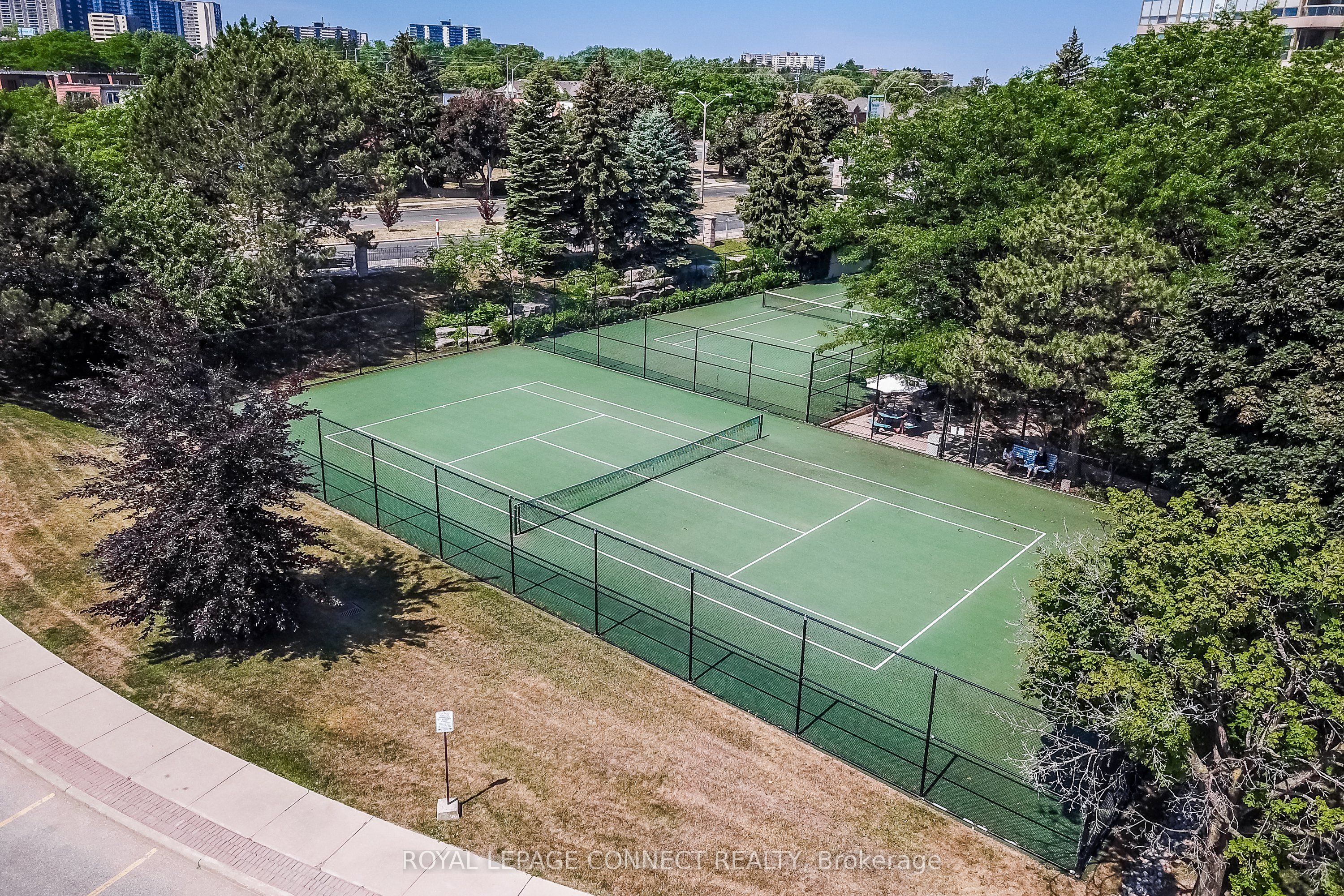 20 Guildwood Parkway #706