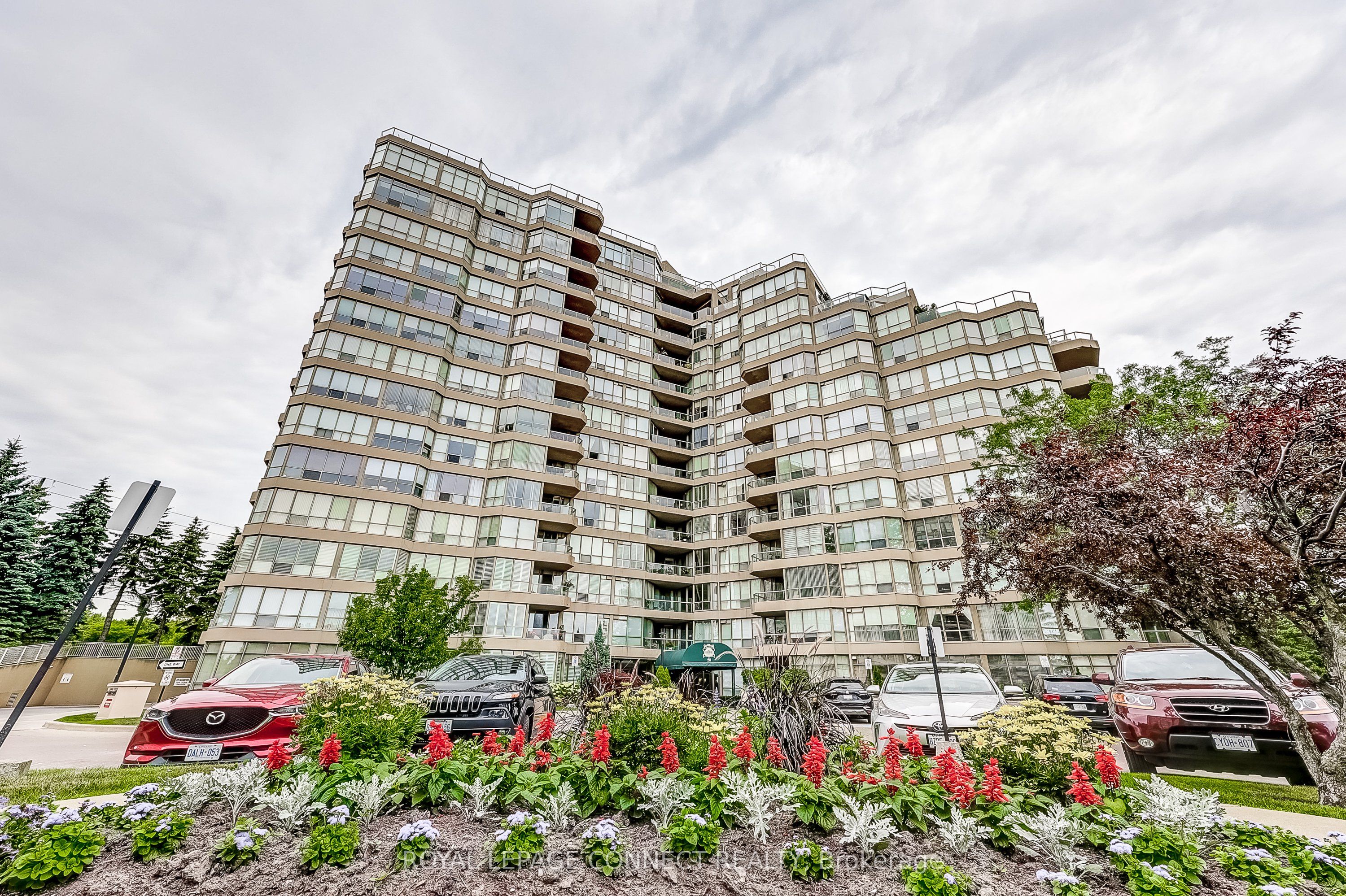 20 Guildwood Parkway #706
