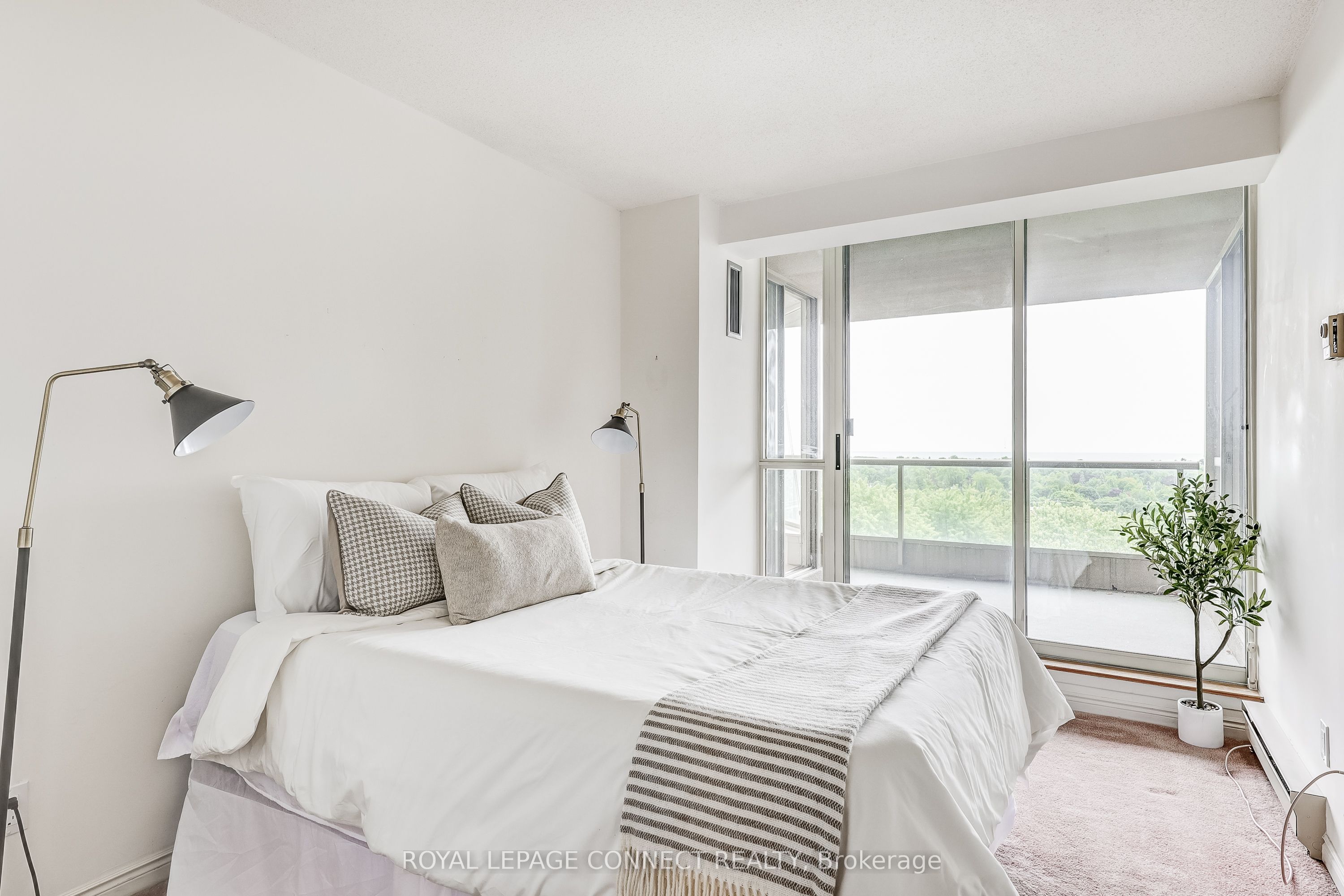 20 Guildwood Parkway #706