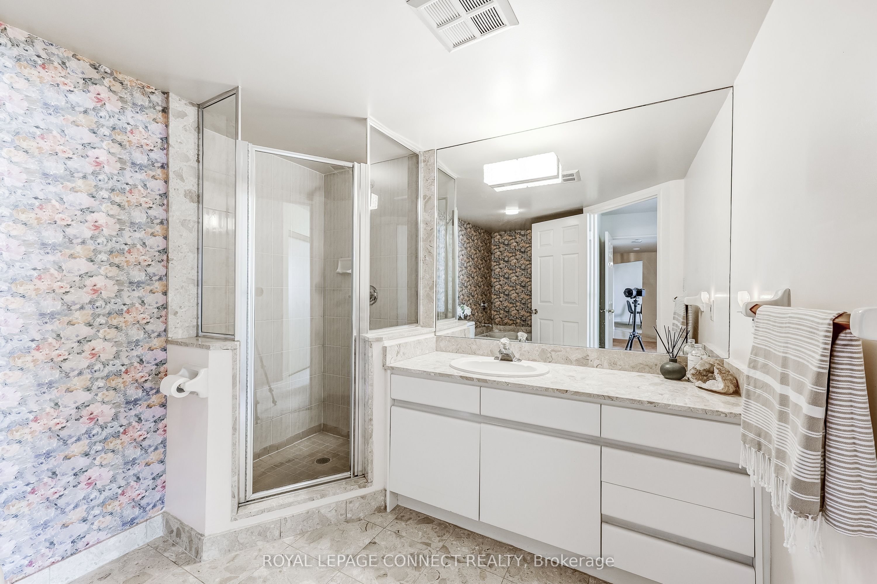 20 Guildwood Parkway #706