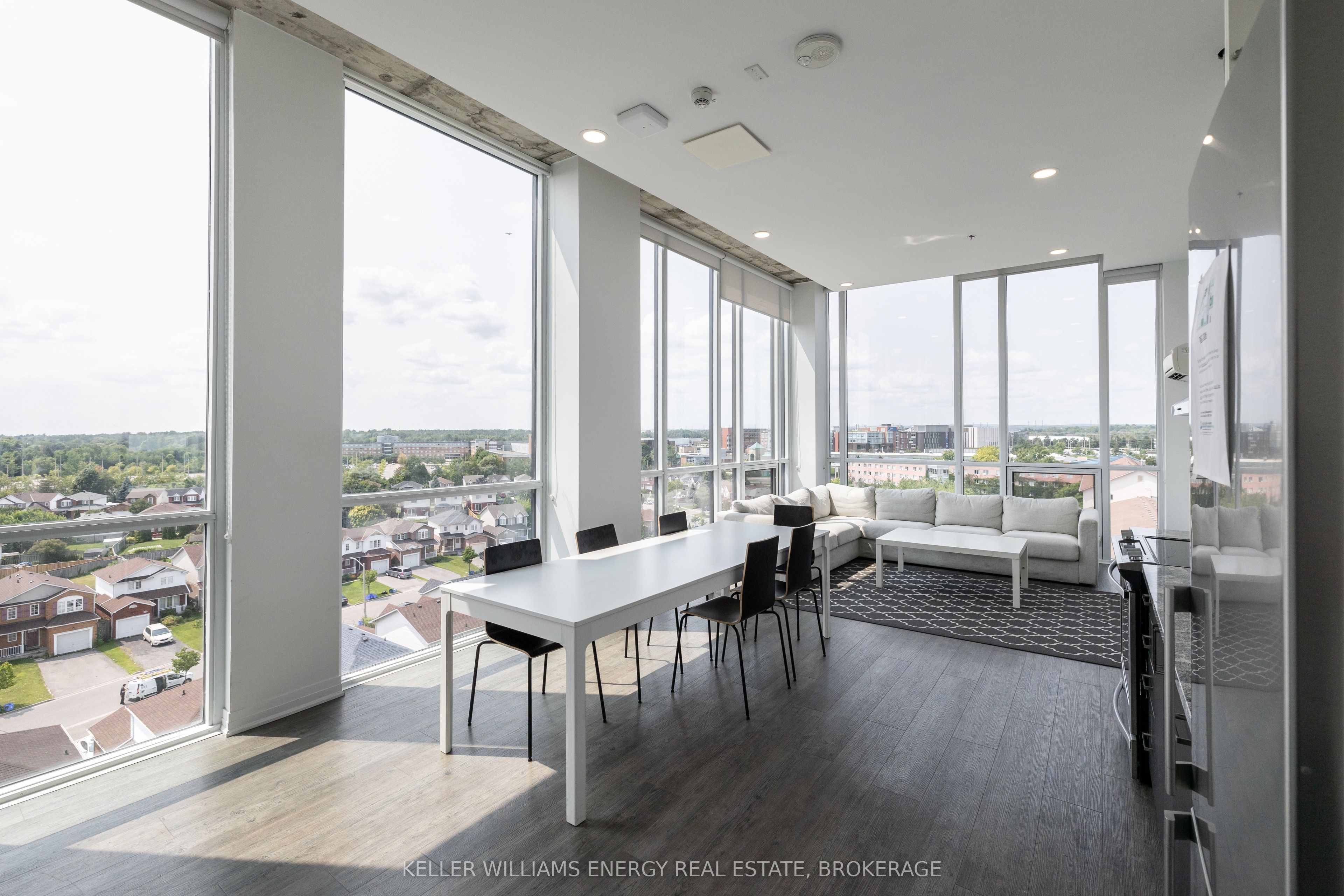 1900 Simcoe Street N #839