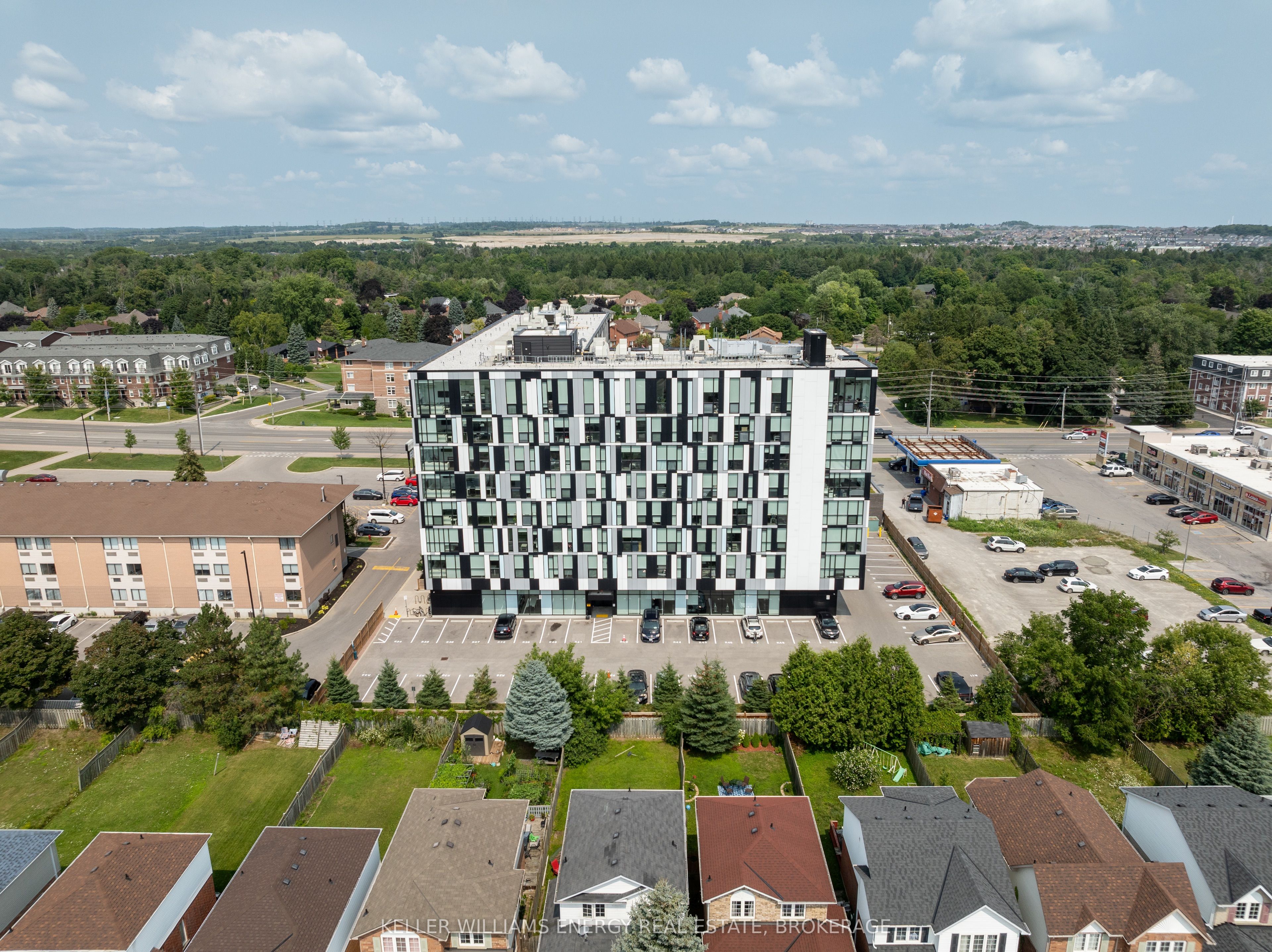 1900 Simcoe Street N #839