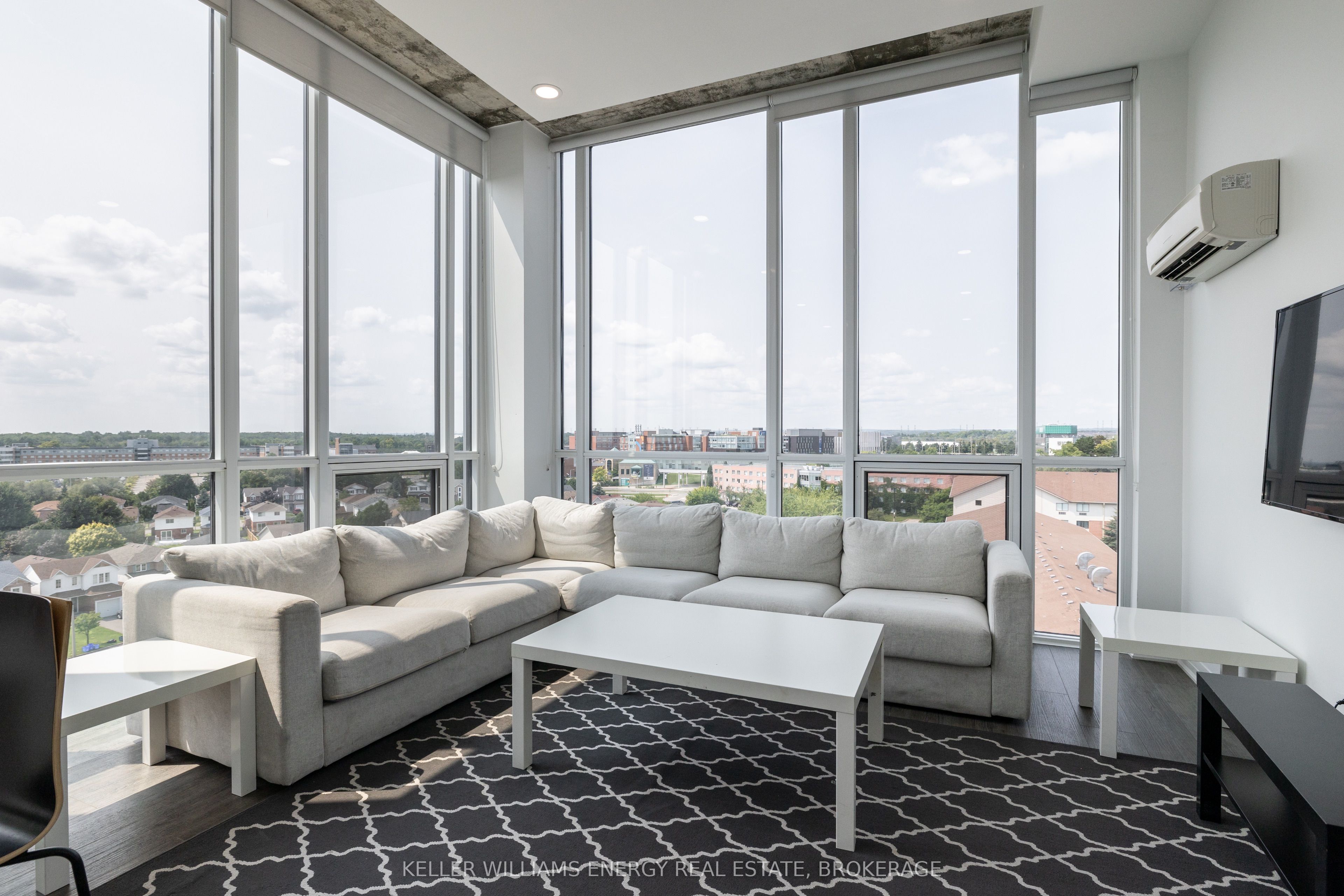 1900 Simcoe Street N #839