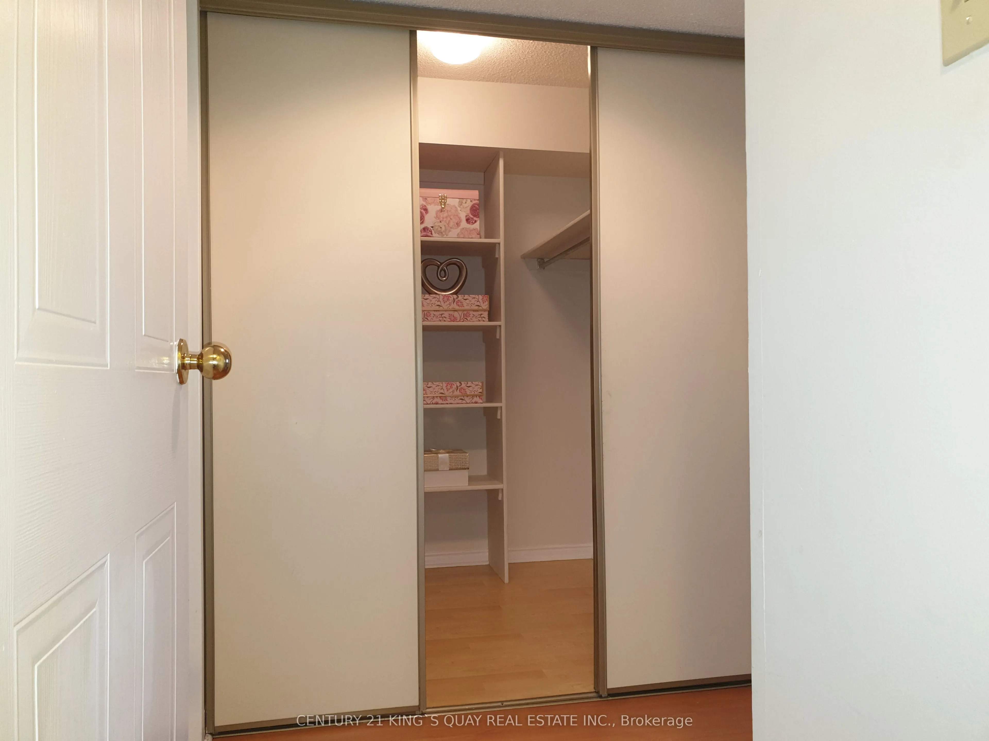 160 Alton Towers Circle, #1107
