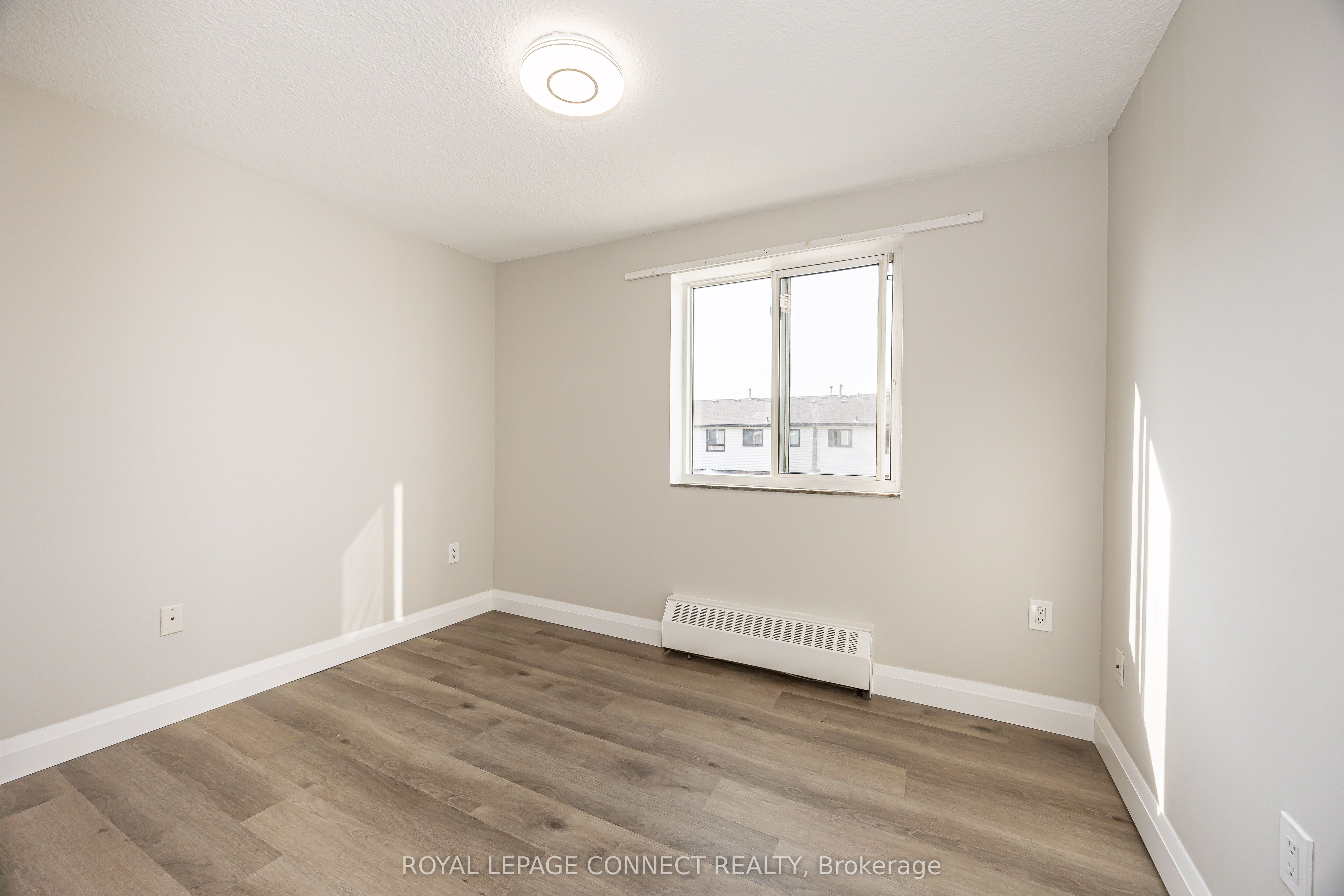 936 Glen Street, #211