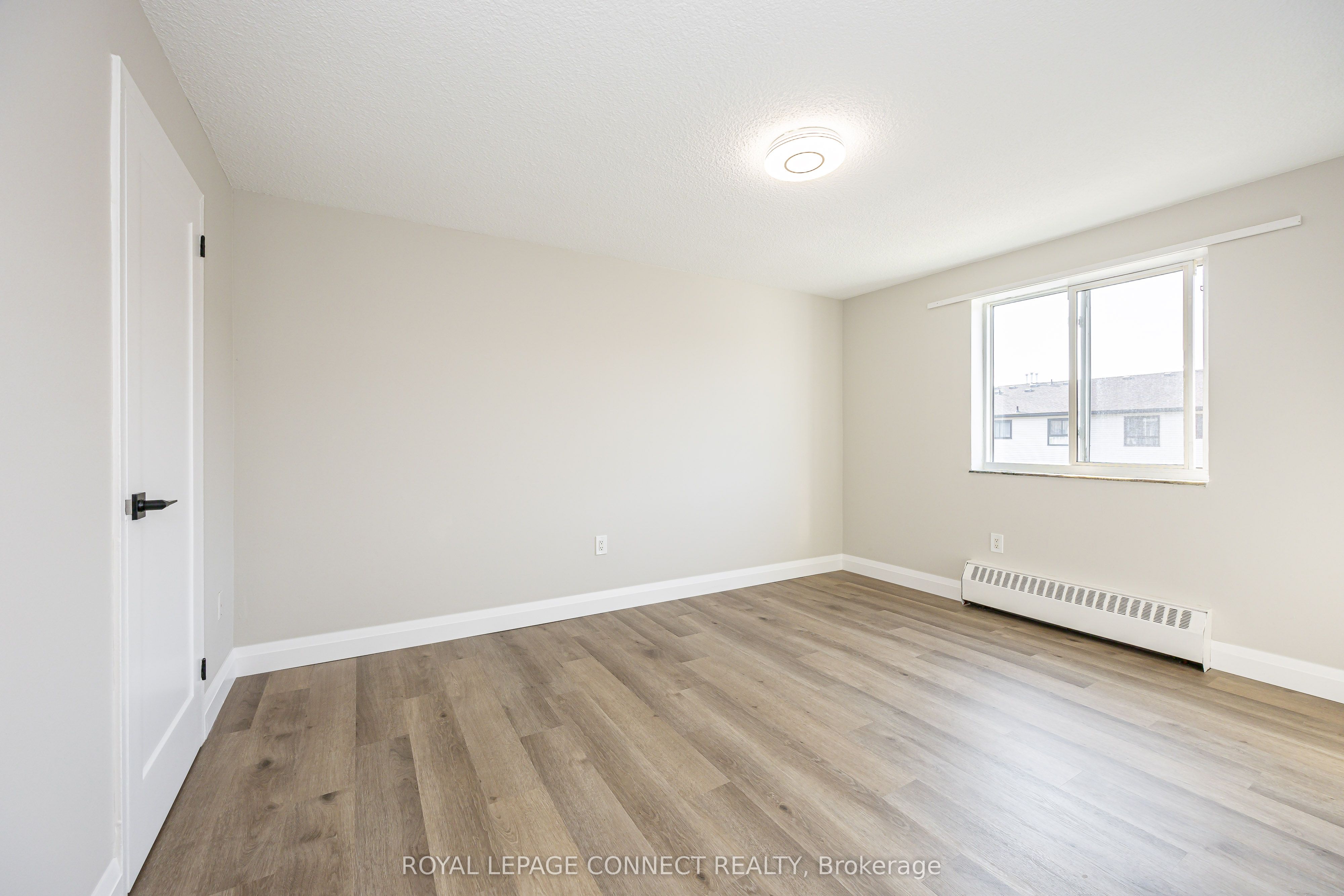936 Glen Street, #211