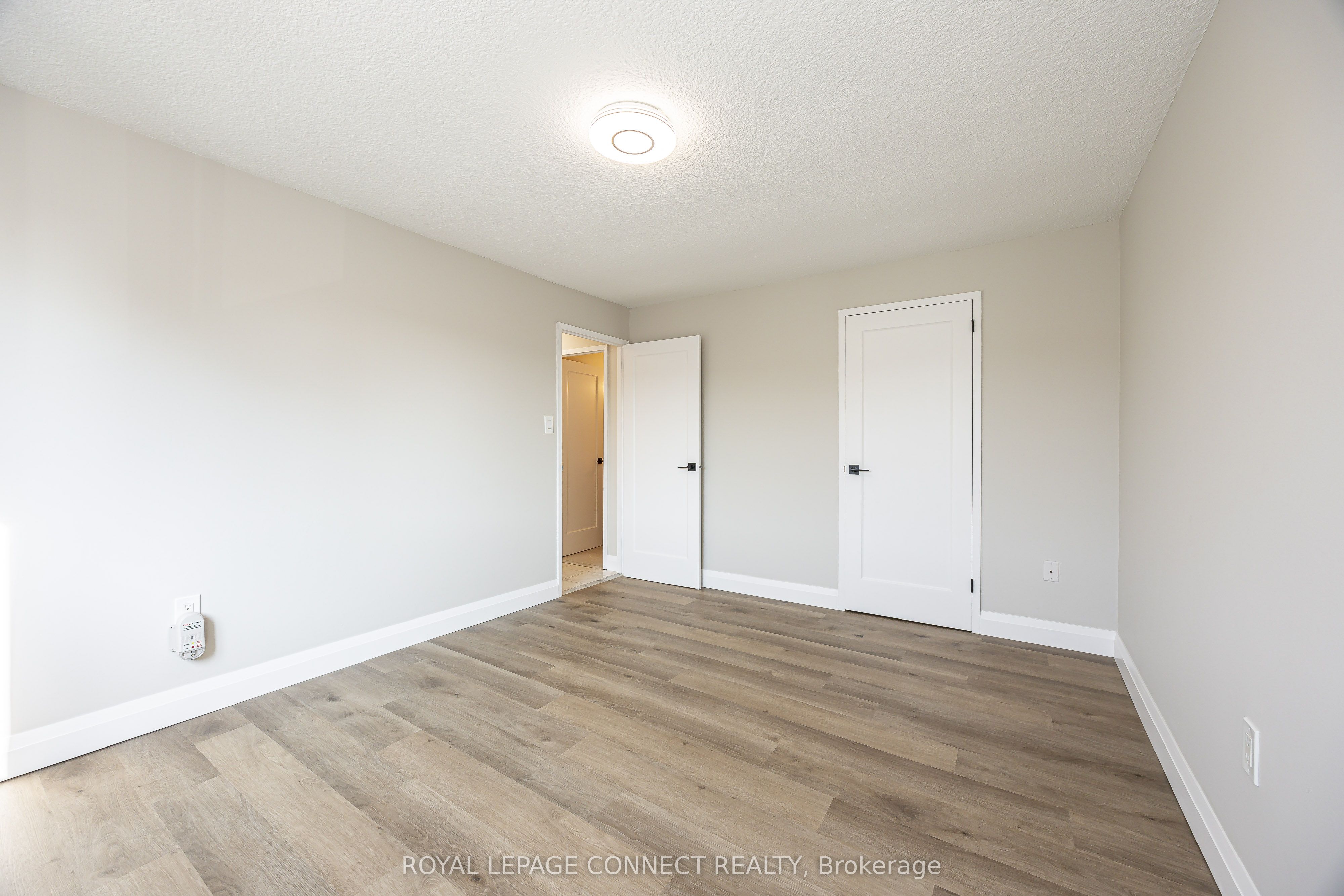 936 Glen Street, #211