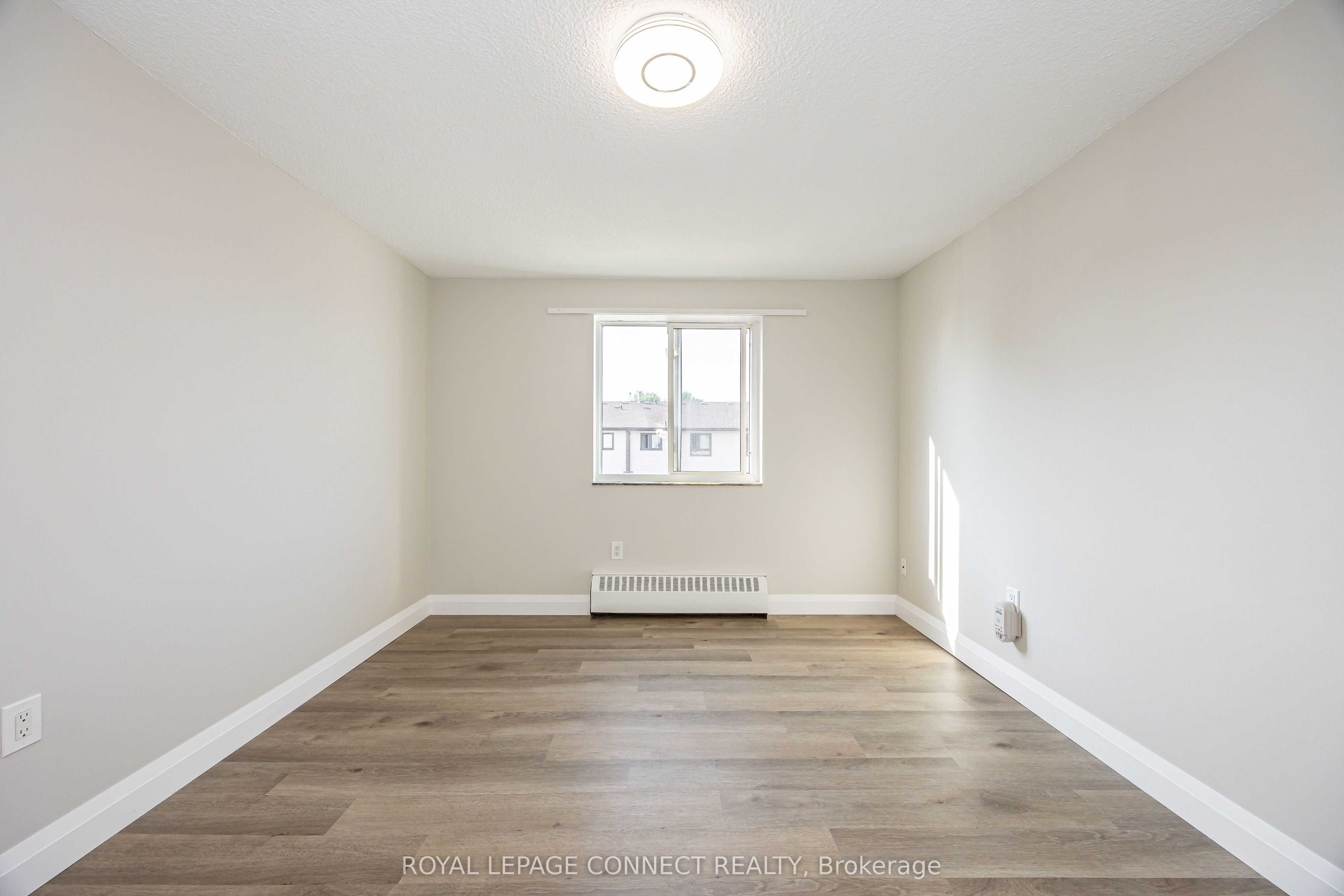 936 Glen Street, #211