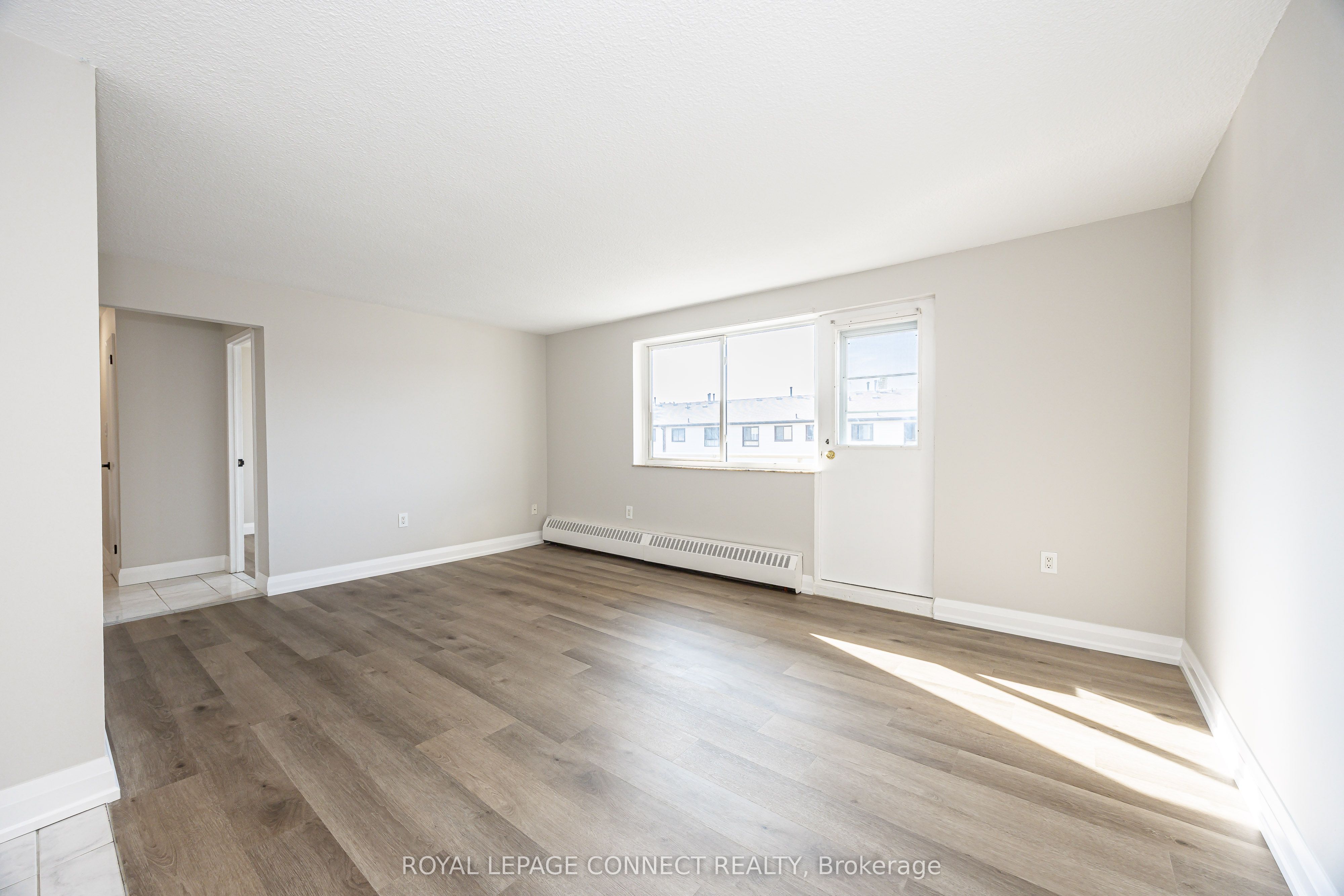 936 Glen Street, #211