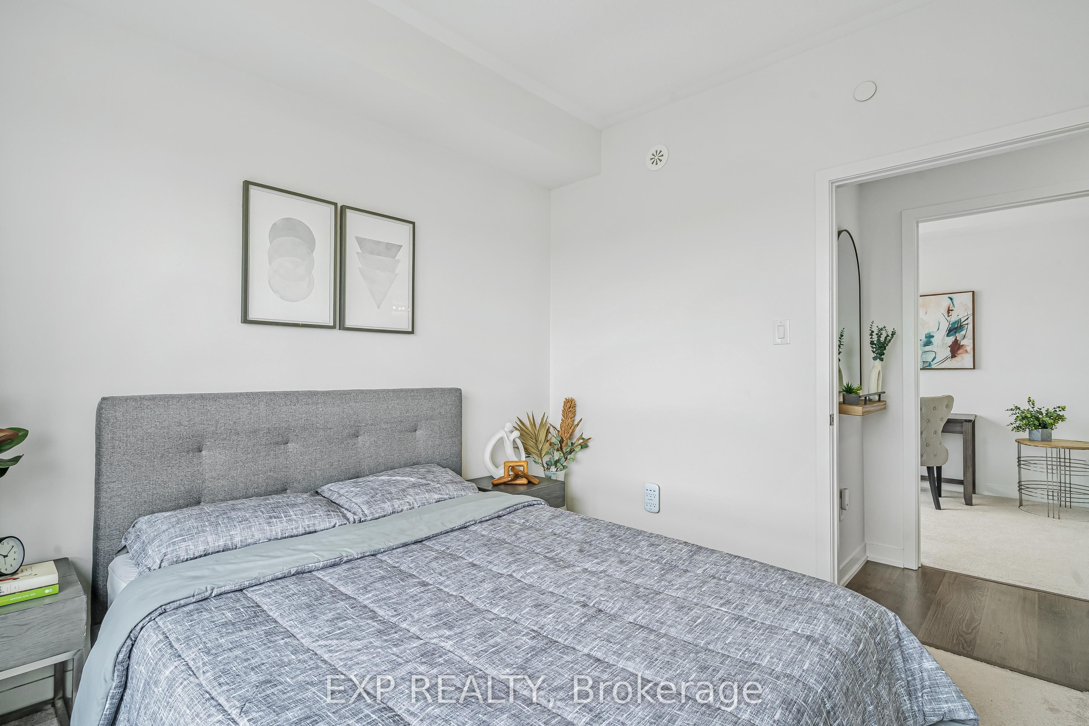 20 Orchid Place Drive, #404