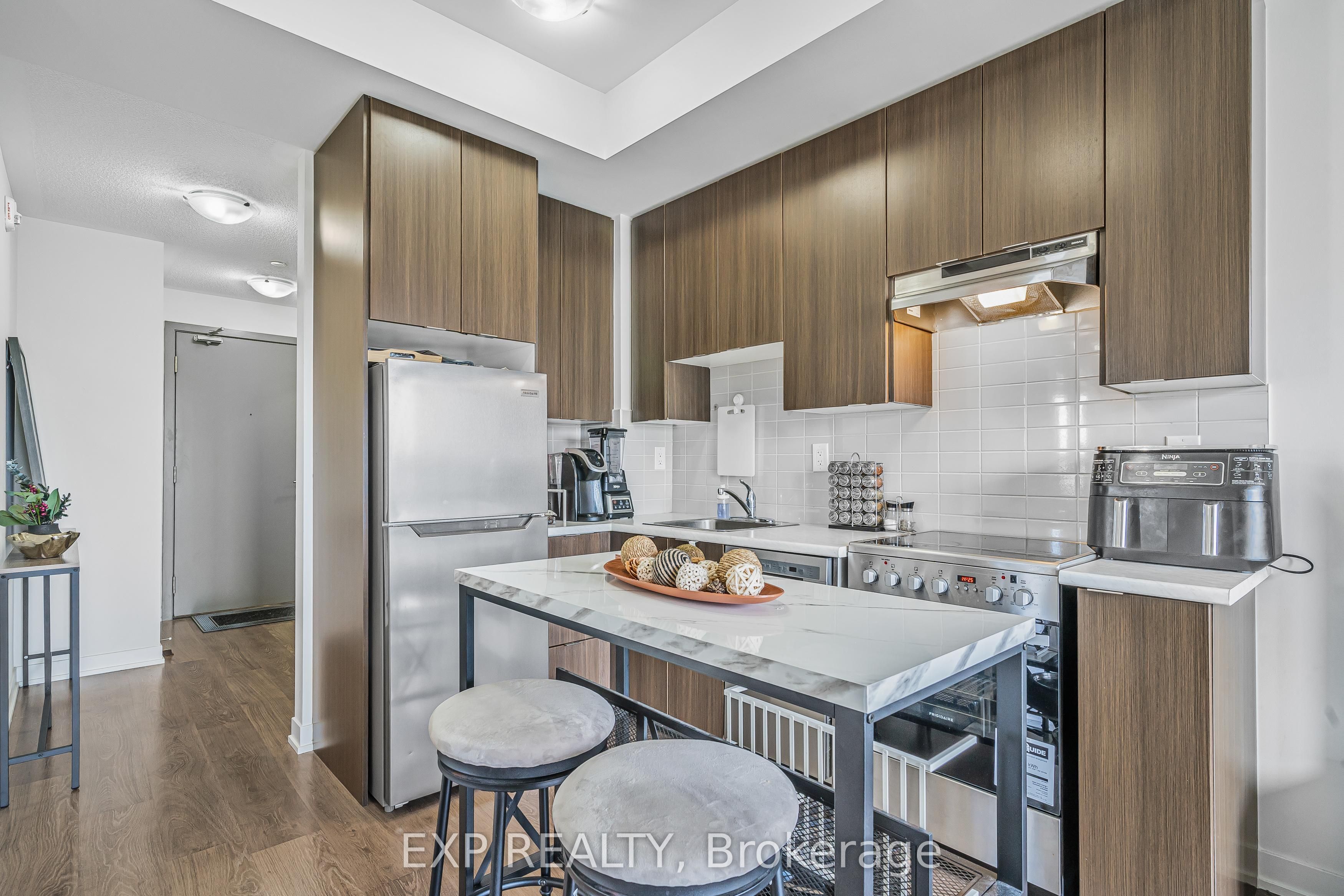 20 Orchid Place Drive, #404