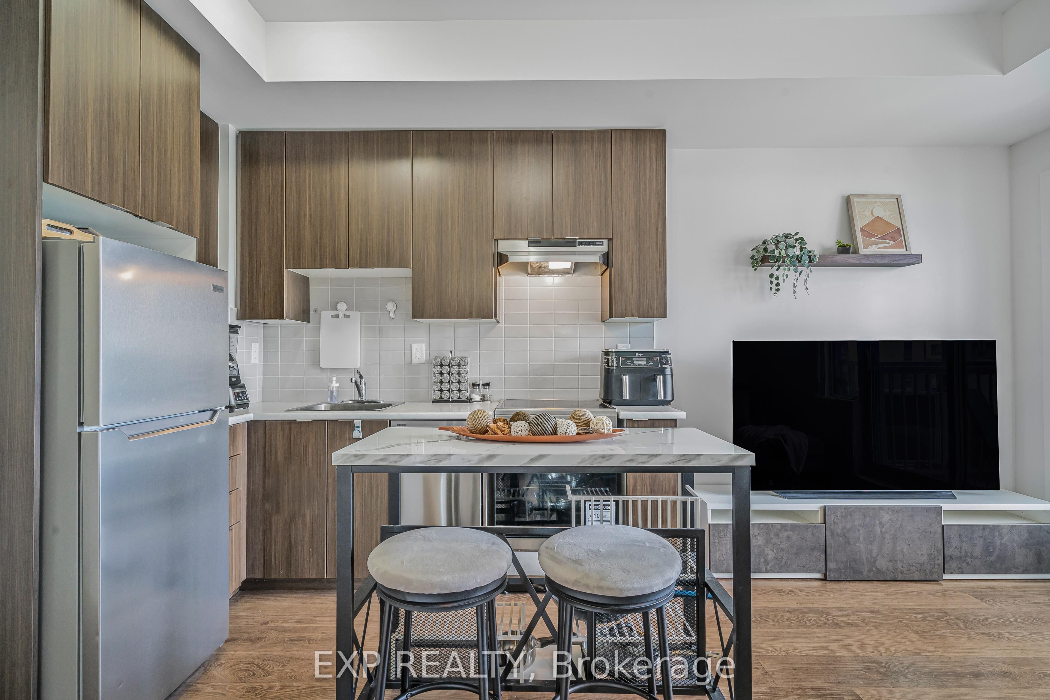 20 Orchid Place Drive, #404