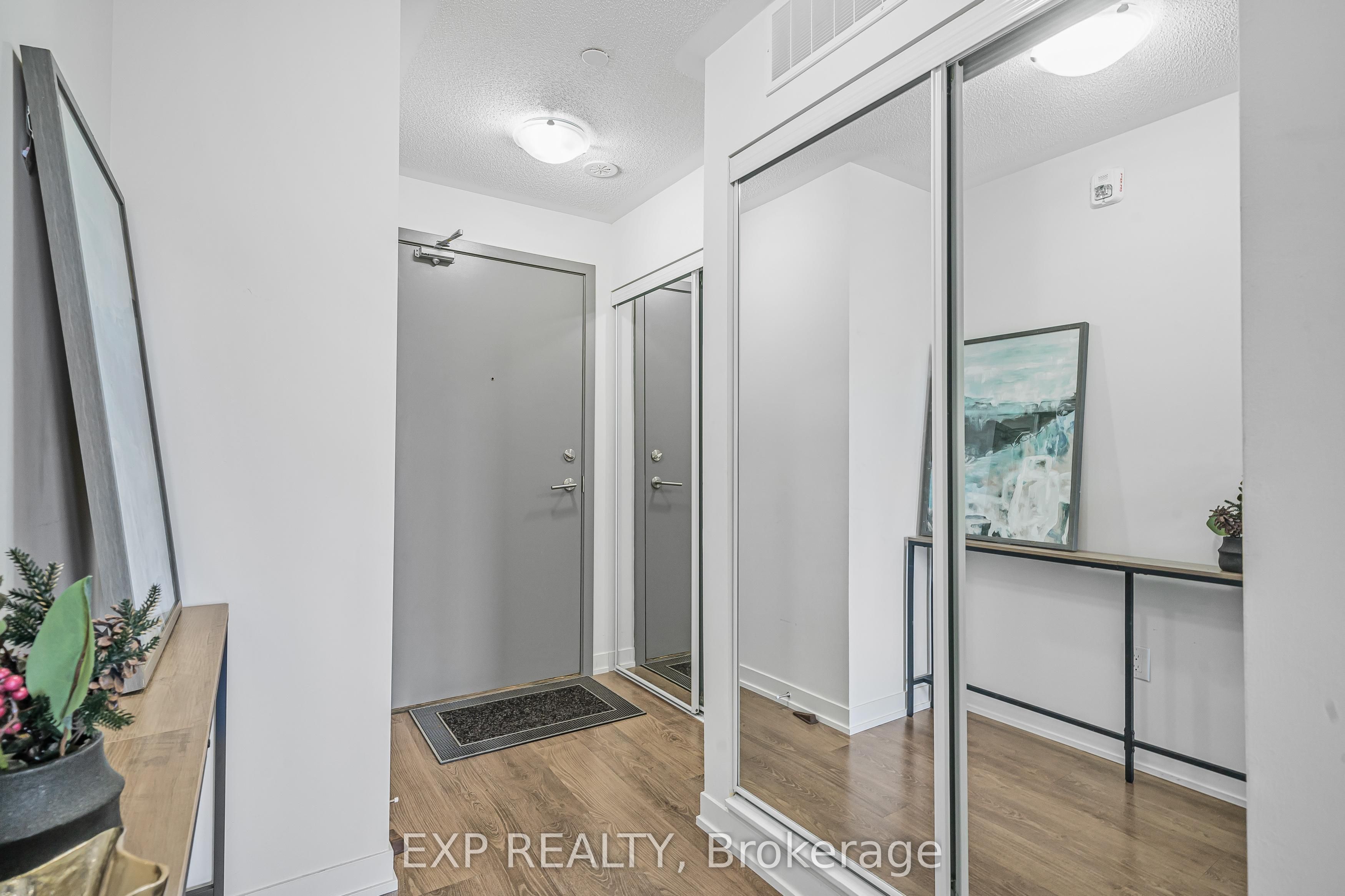 20 Orchid Place Drive, #404