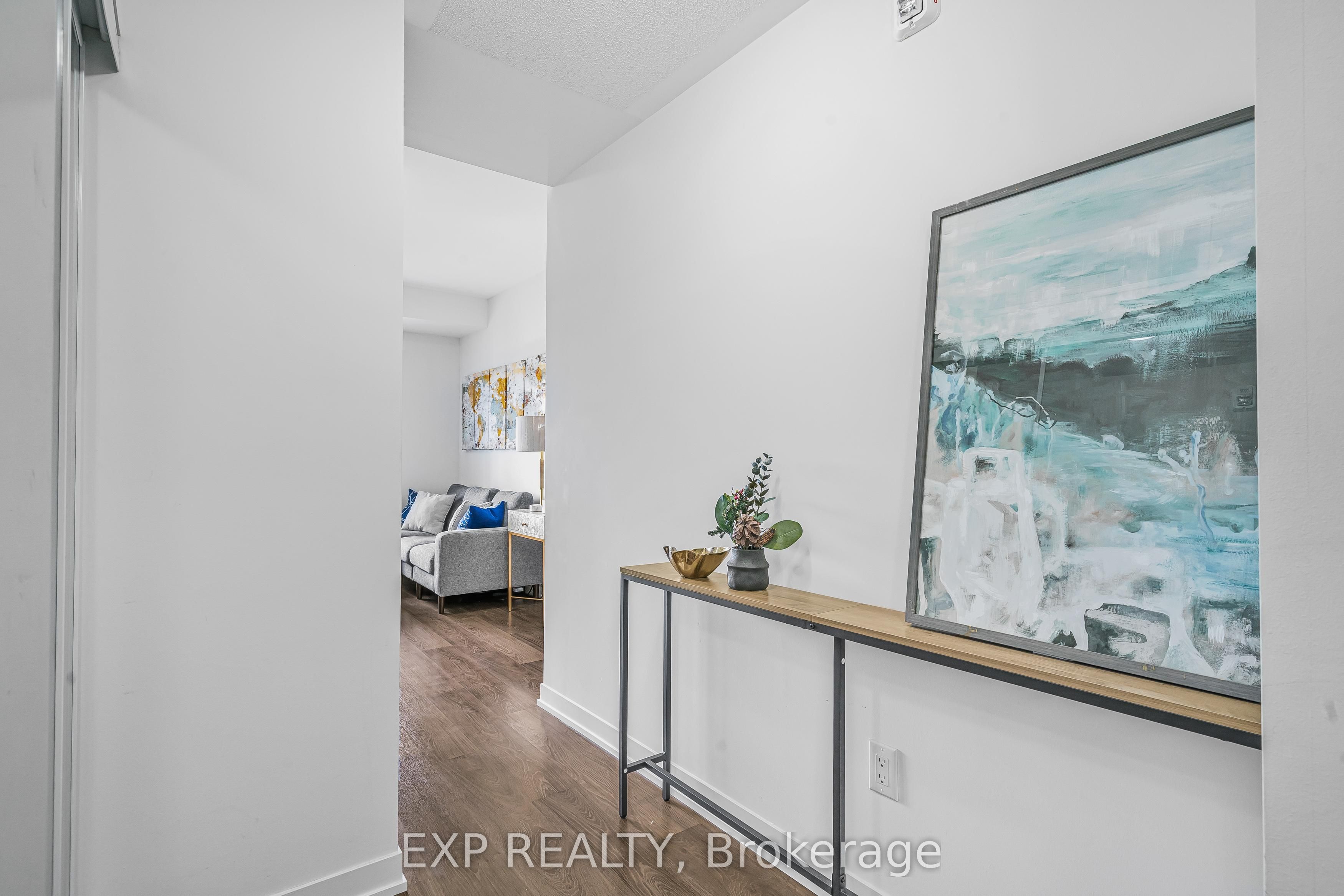 20 Orchid Place Drive, #404