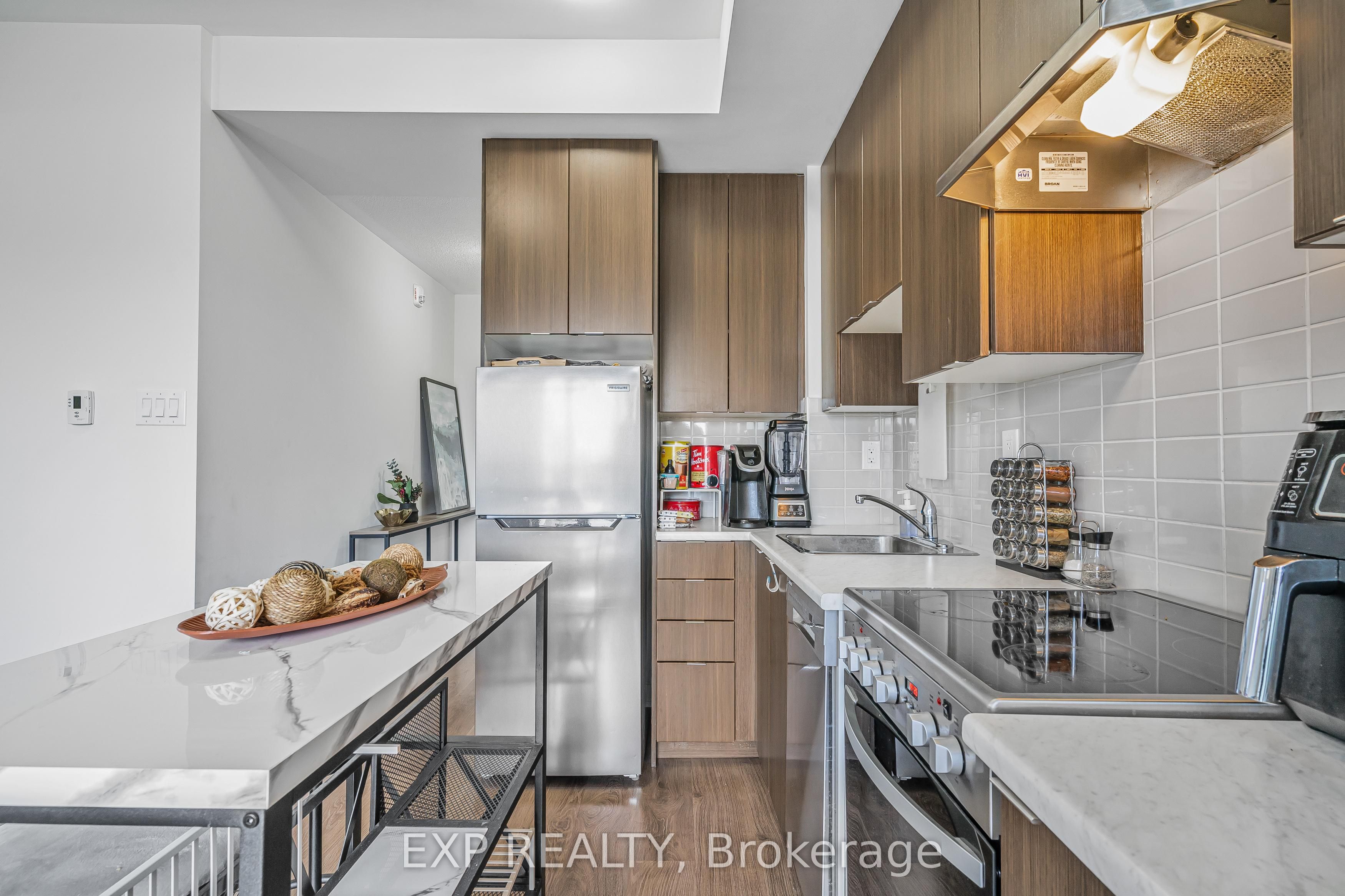 20 Orchid Place Drive, #404