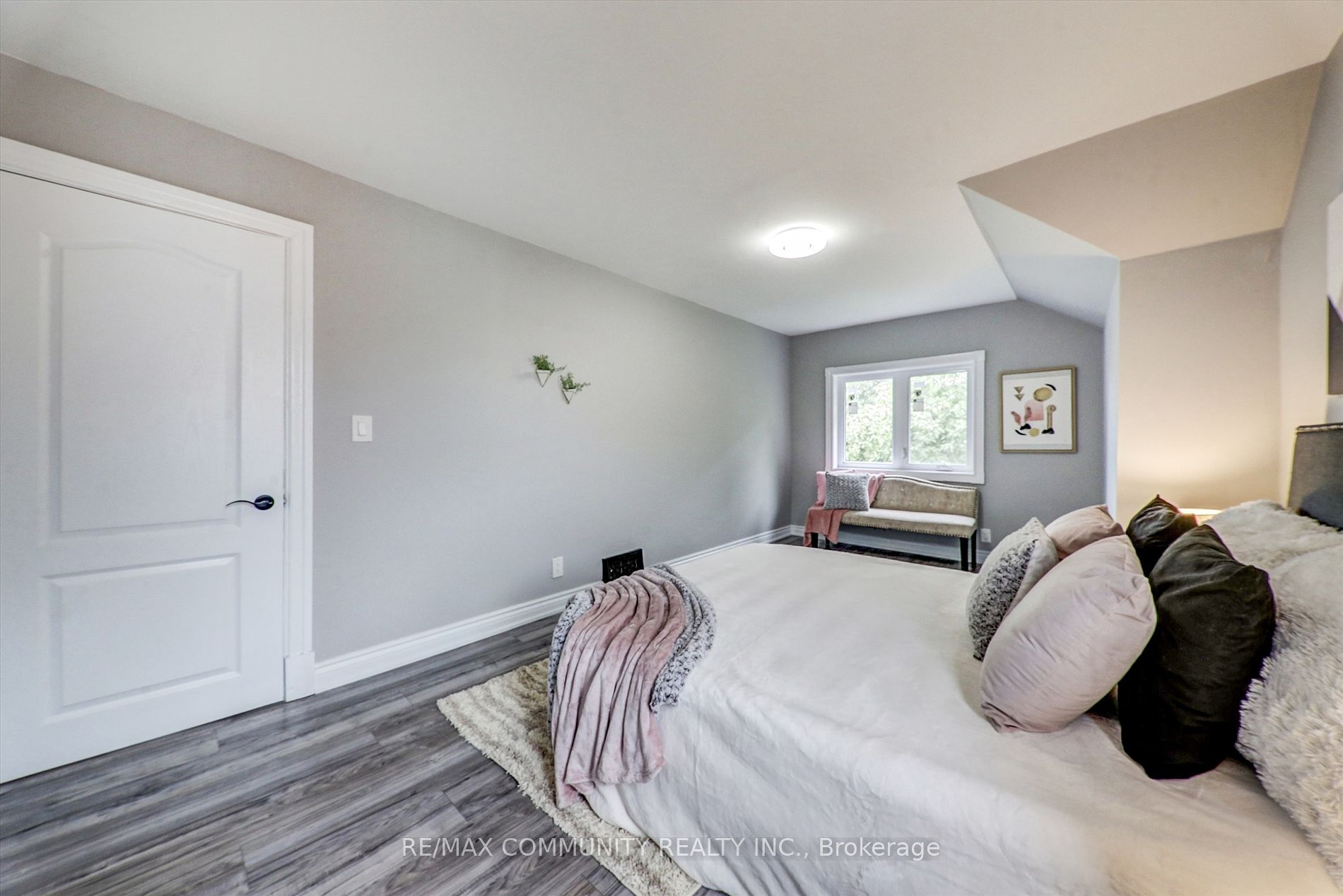 507 Brock Street S, #MAIN