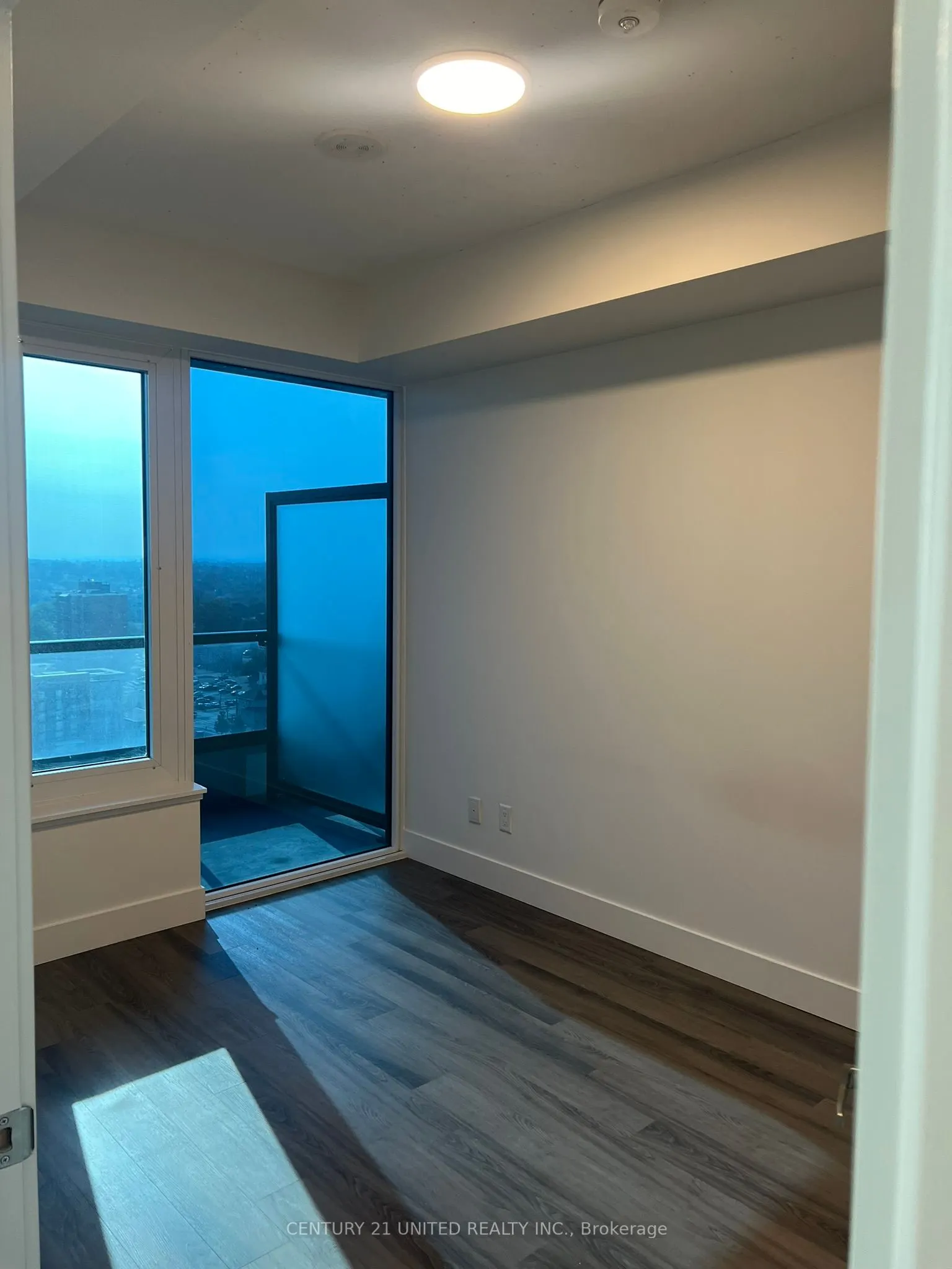 80 Bond Street E, #1611