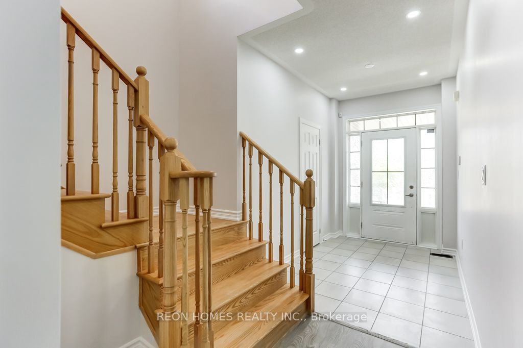 11 Crombie Street