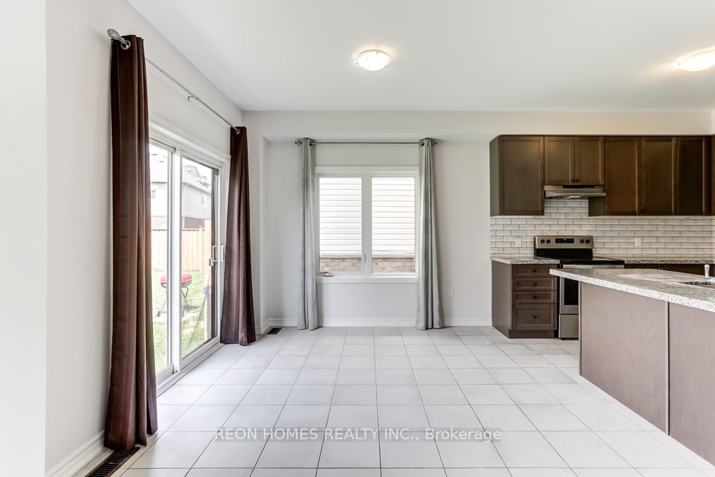 11 Crombie Street