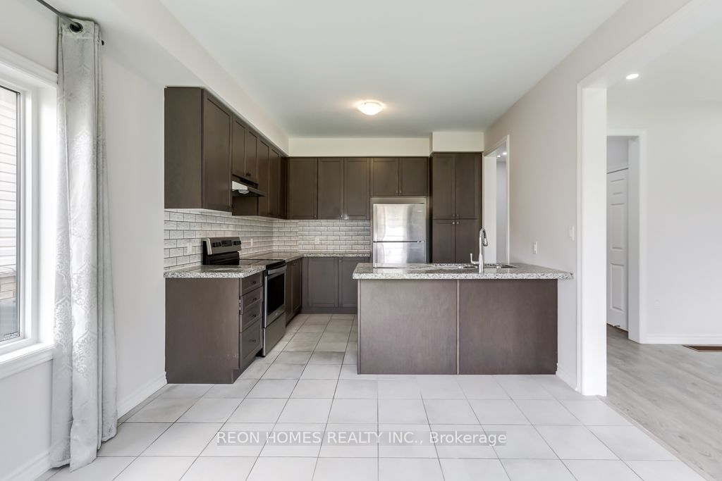 11 Crombie Street