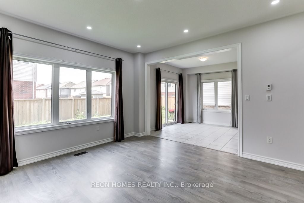 11 Crombie Street