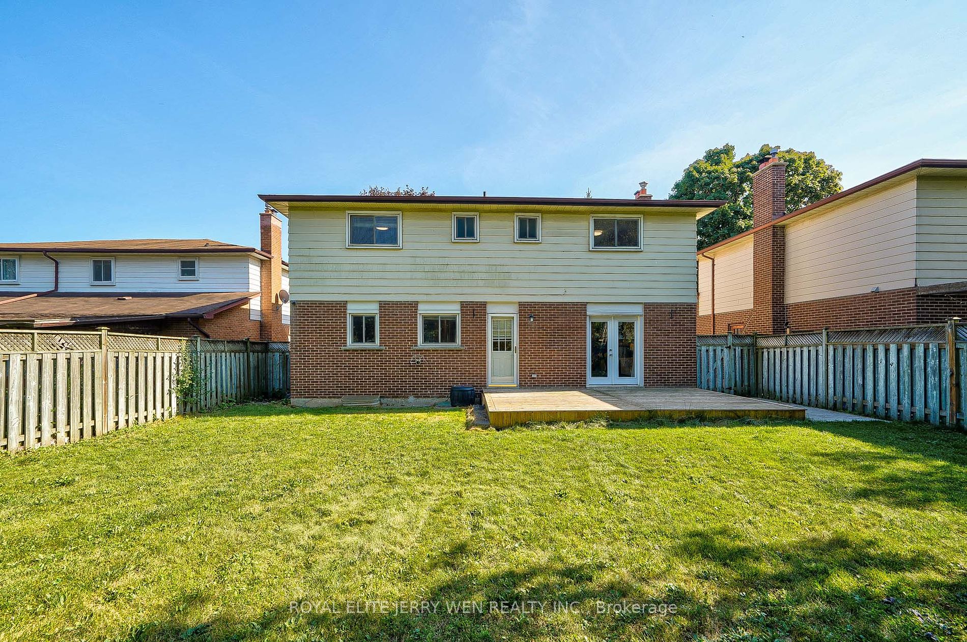 8 Deerfield Court