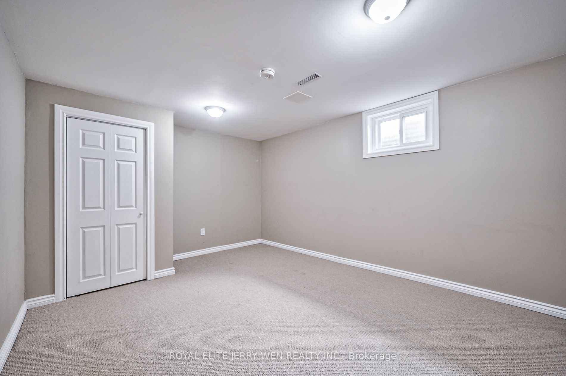 8 Deerfield Court
