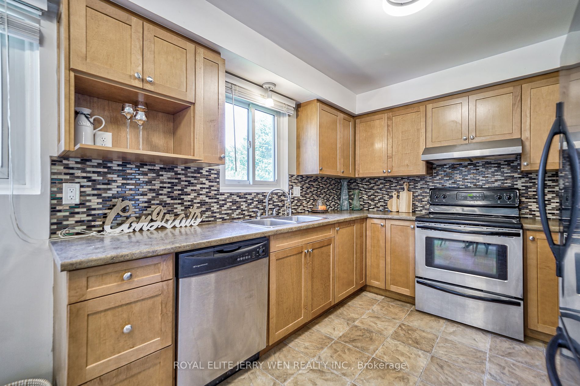 8 Deerfield Court