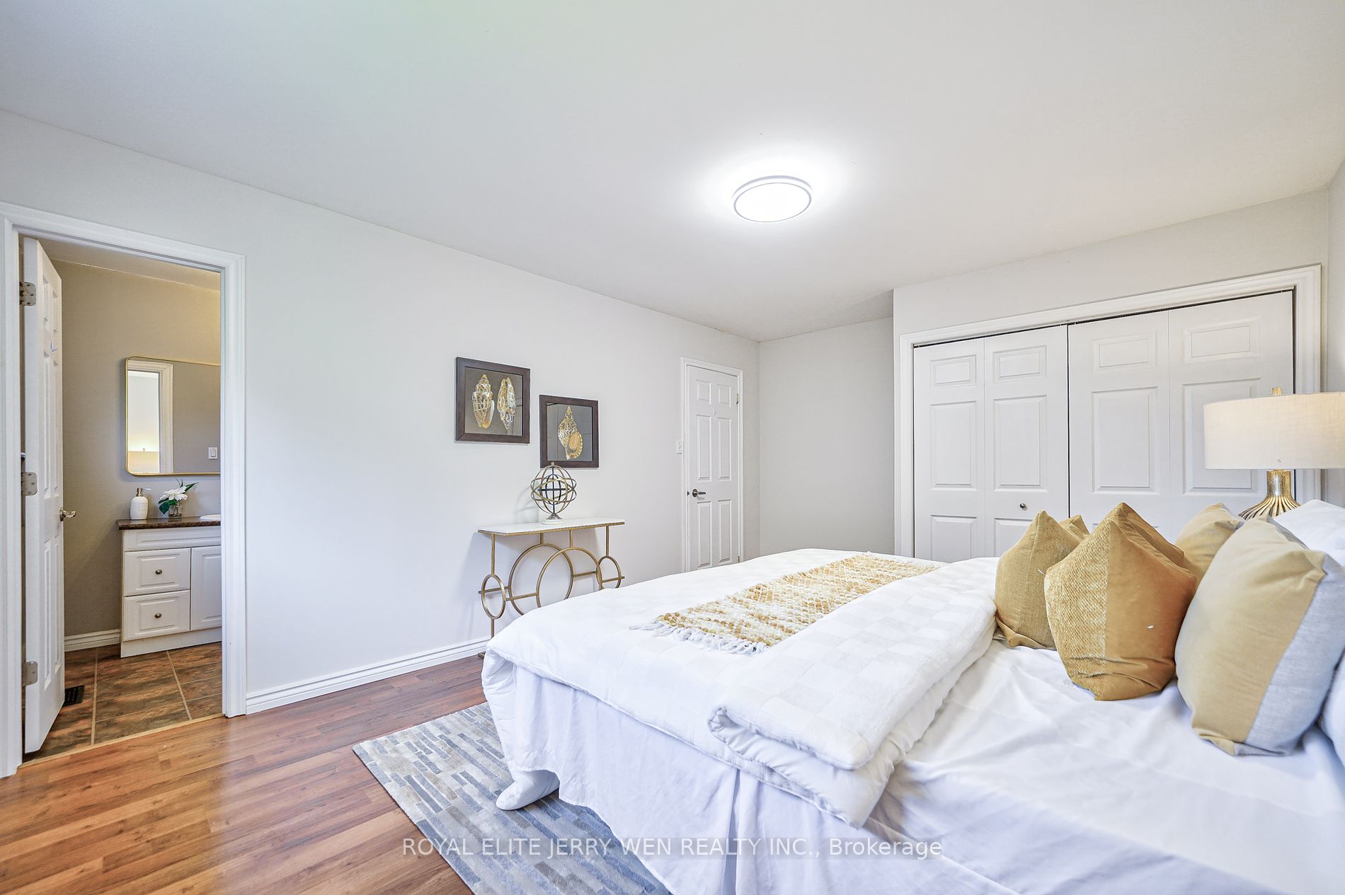 8 Deerfield Court
