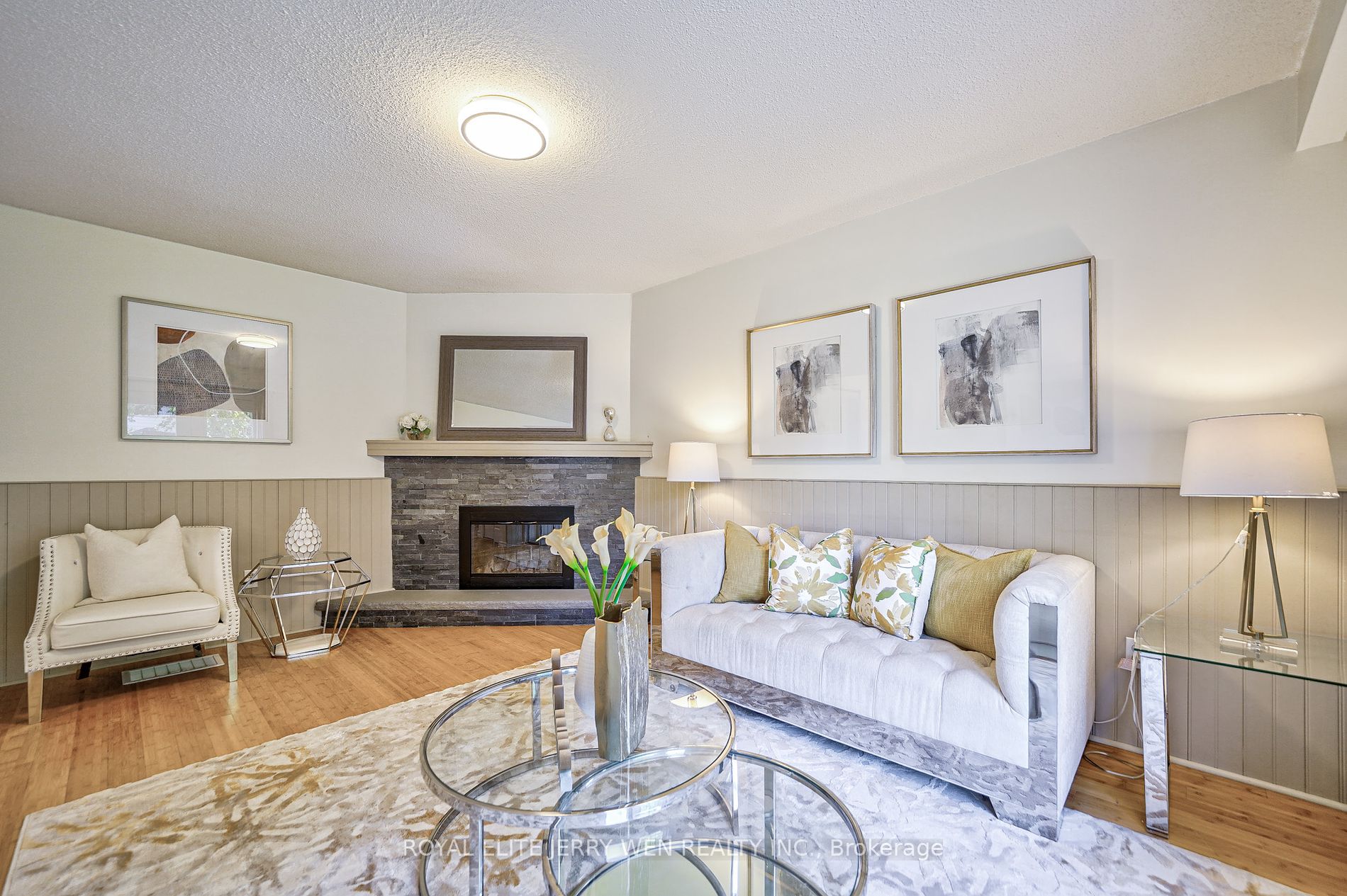 8 Deerfield Court