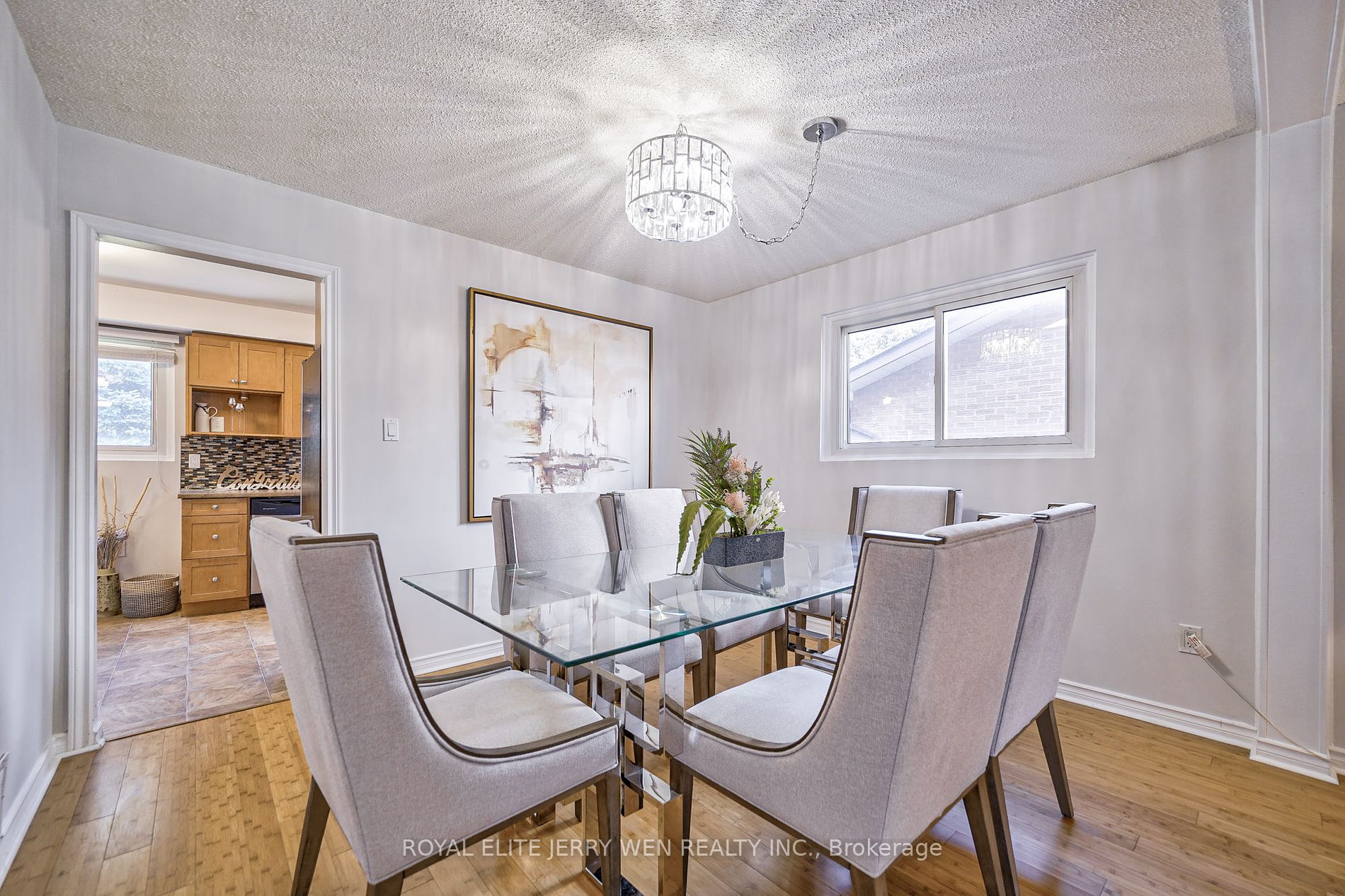 8 Deerfield Court