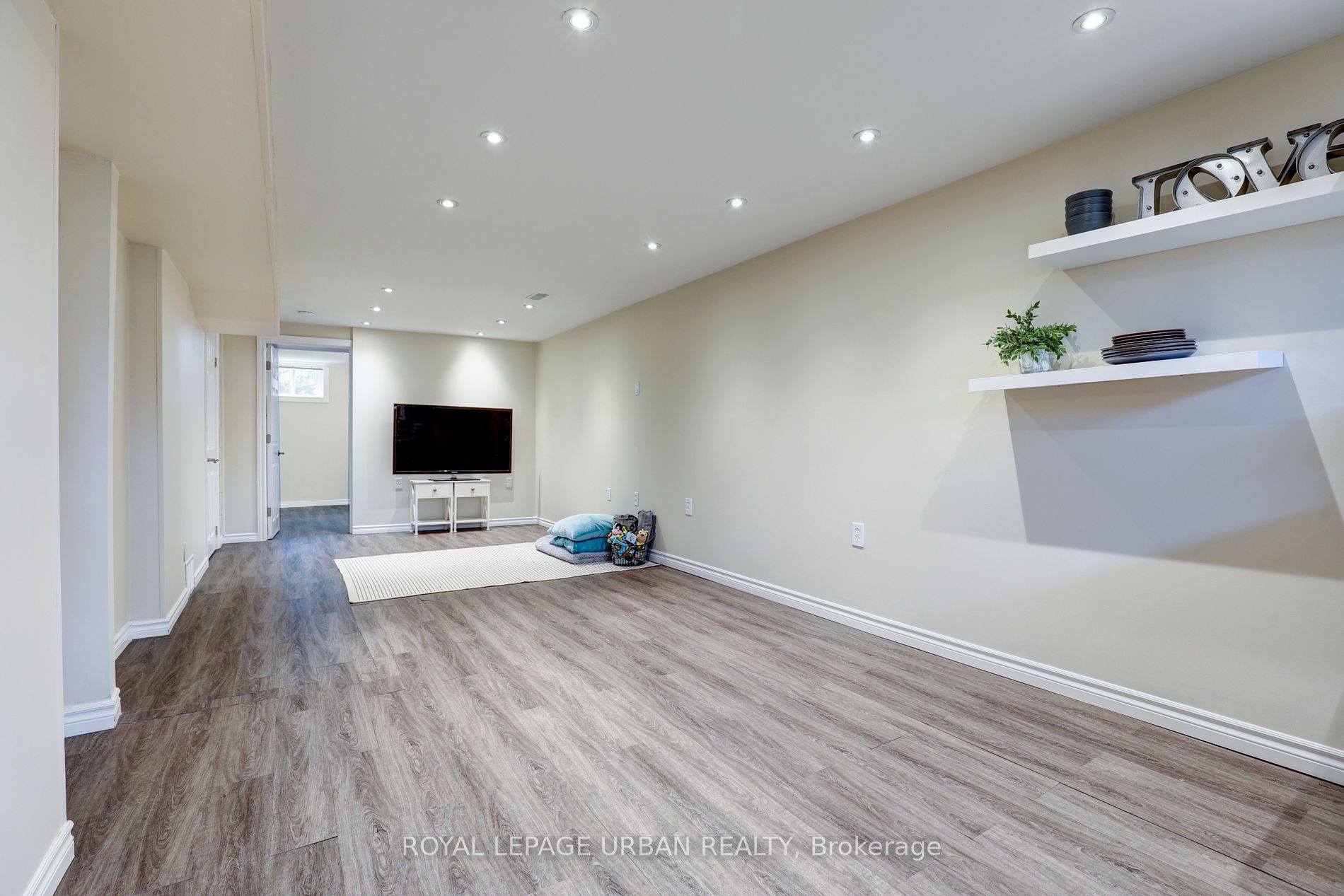 21 White Abbey Park