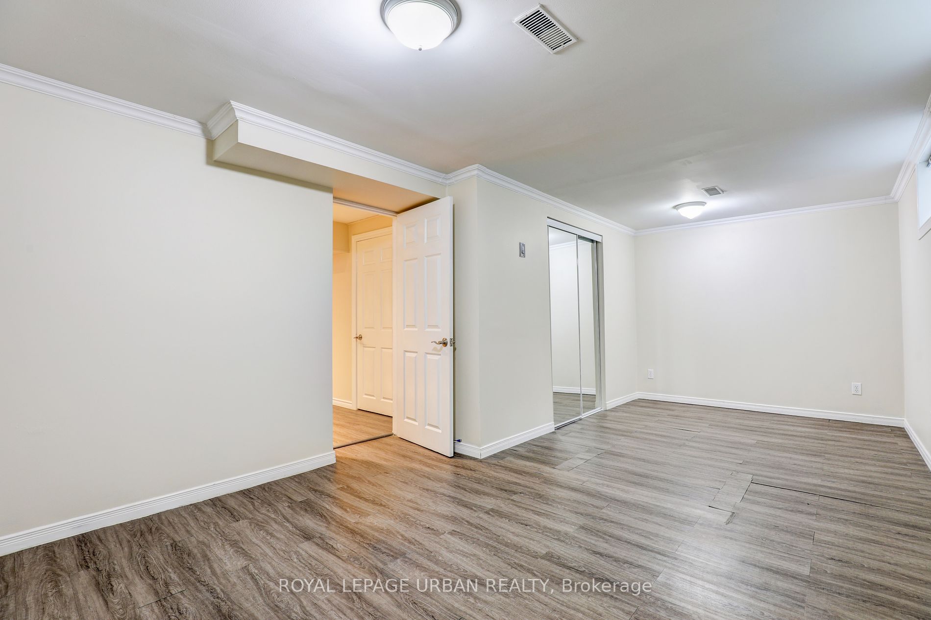 21 White Abbey Park