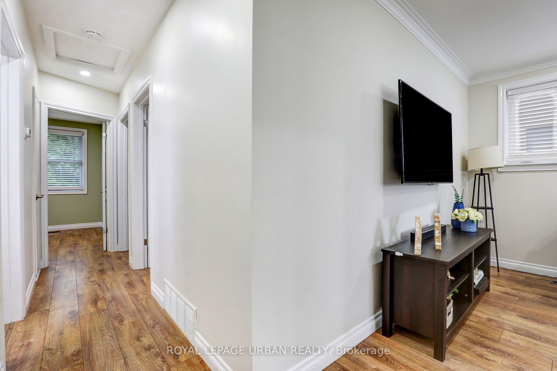 21 White Abbey Park