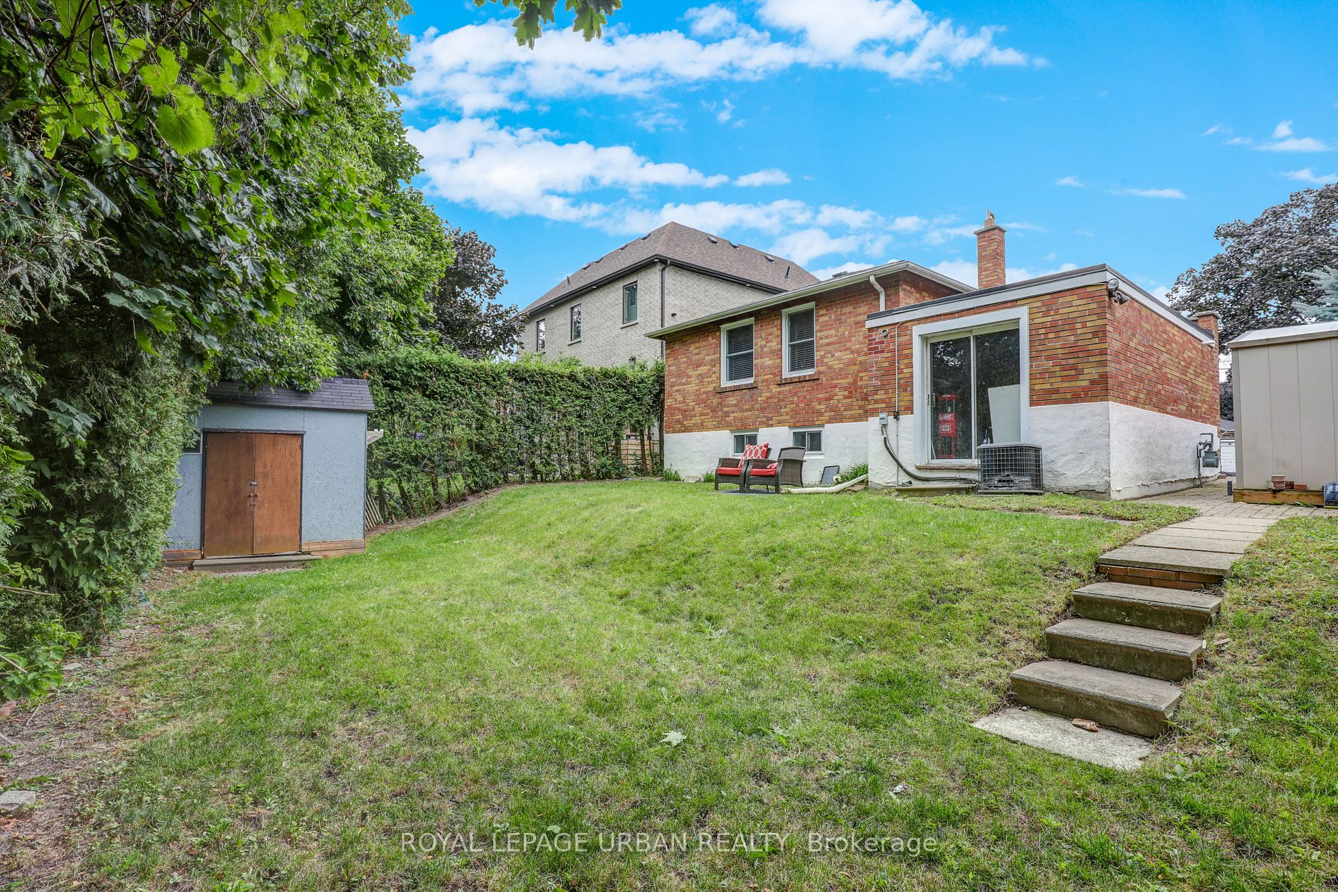 21 White Abbey Park