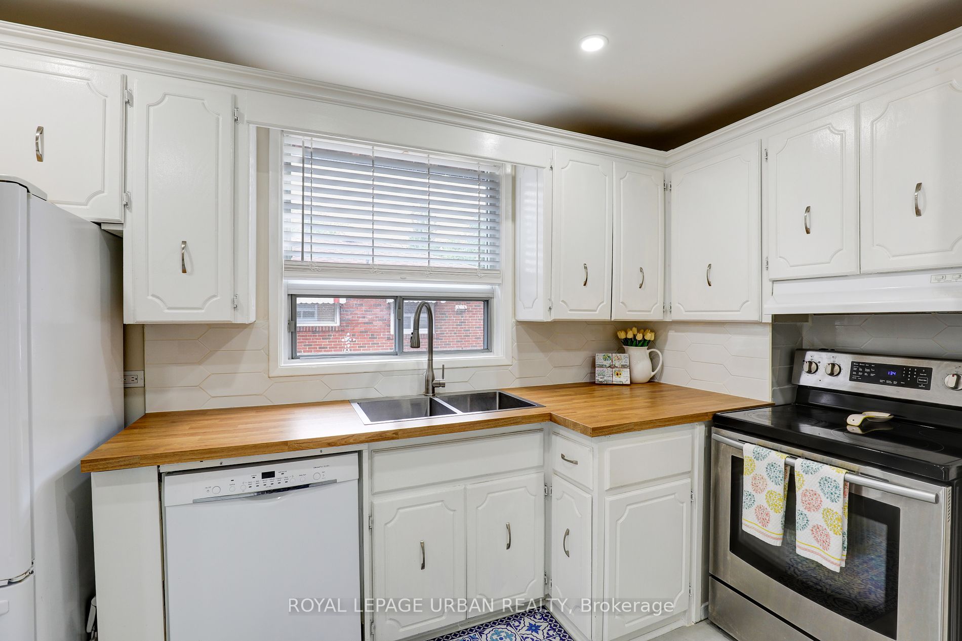 21 White Abbey Park