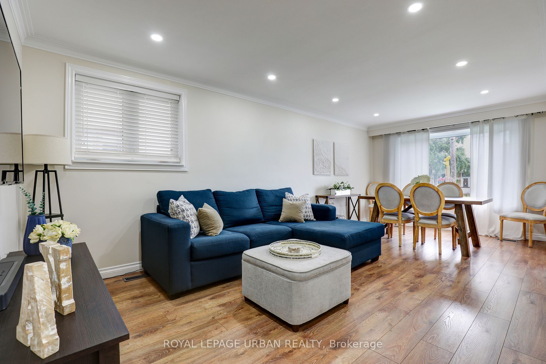 21 White Abbey Park