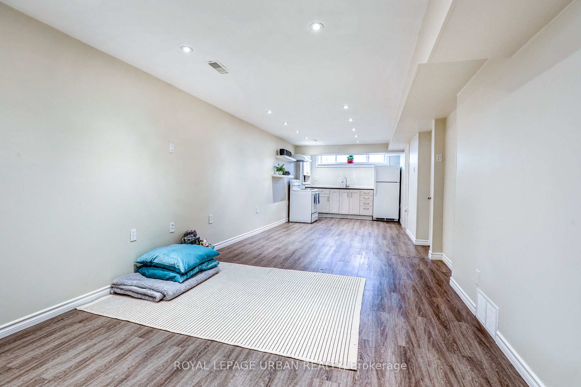 21 White Abbey Park