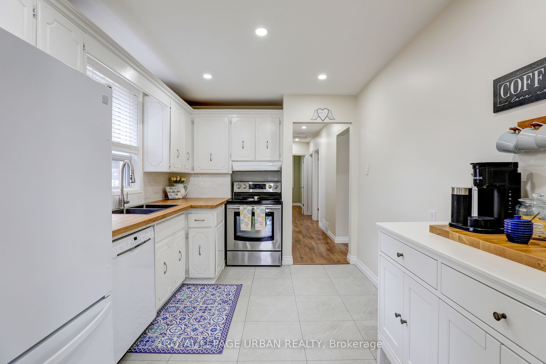 21 White Abbey Park